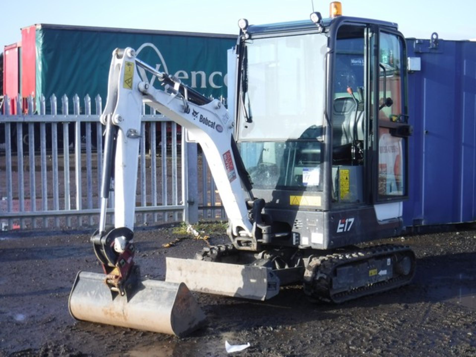 BOB CAT E17 - 2018 COMPACT EXCAVATOR WITH CAB 118 HRS (NOT VERIFIED) SN - B27H12773