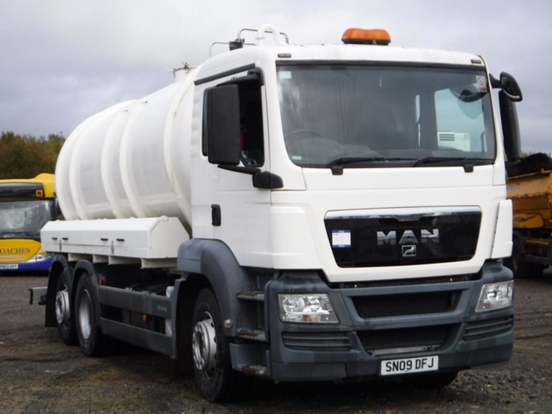 MAN TANKER - 10518cc