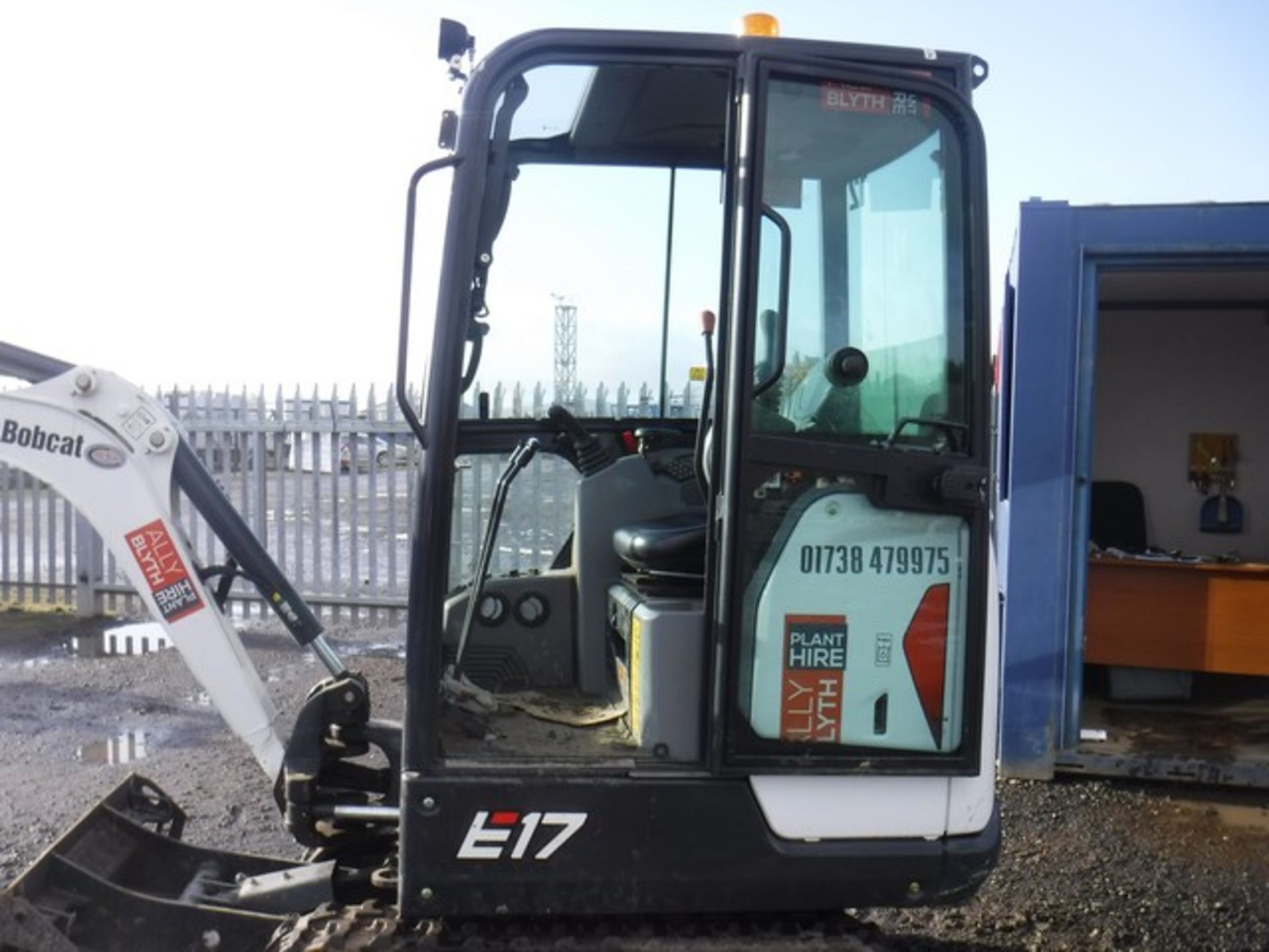 BOB CAT E17 - 2018 COMPACT EXCAVATOR WITH CAB AND BUCKET 166 HRS (NOT VERIFIED) SN - B27H12779 - Image 3 of 12