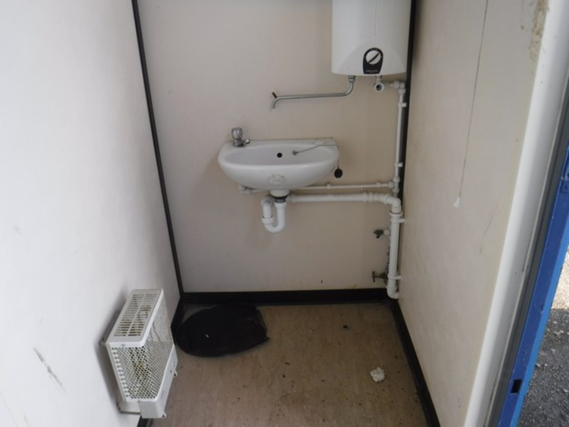 INTEGRA 32 x 10FT ANTI VANDAL UNIT C/W CANTEEN, DRYING ROOM AND END TOILET - Image 7 of 8