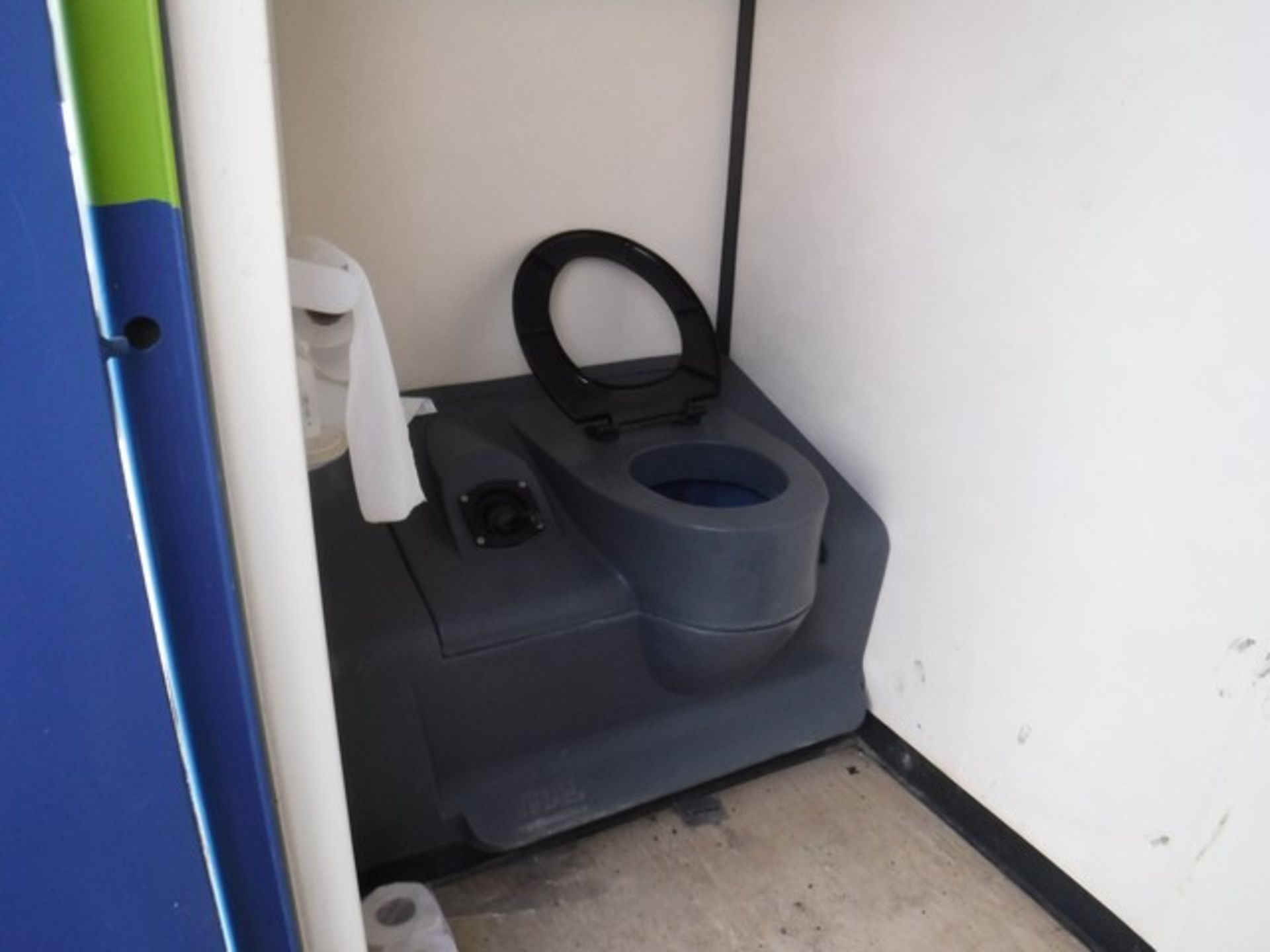 INTEGRA 32 x 10FT ANTI VANDAL UNIT C/W CANTEEN, DRYING ROOM AND END TOILET - Image 6 of 8