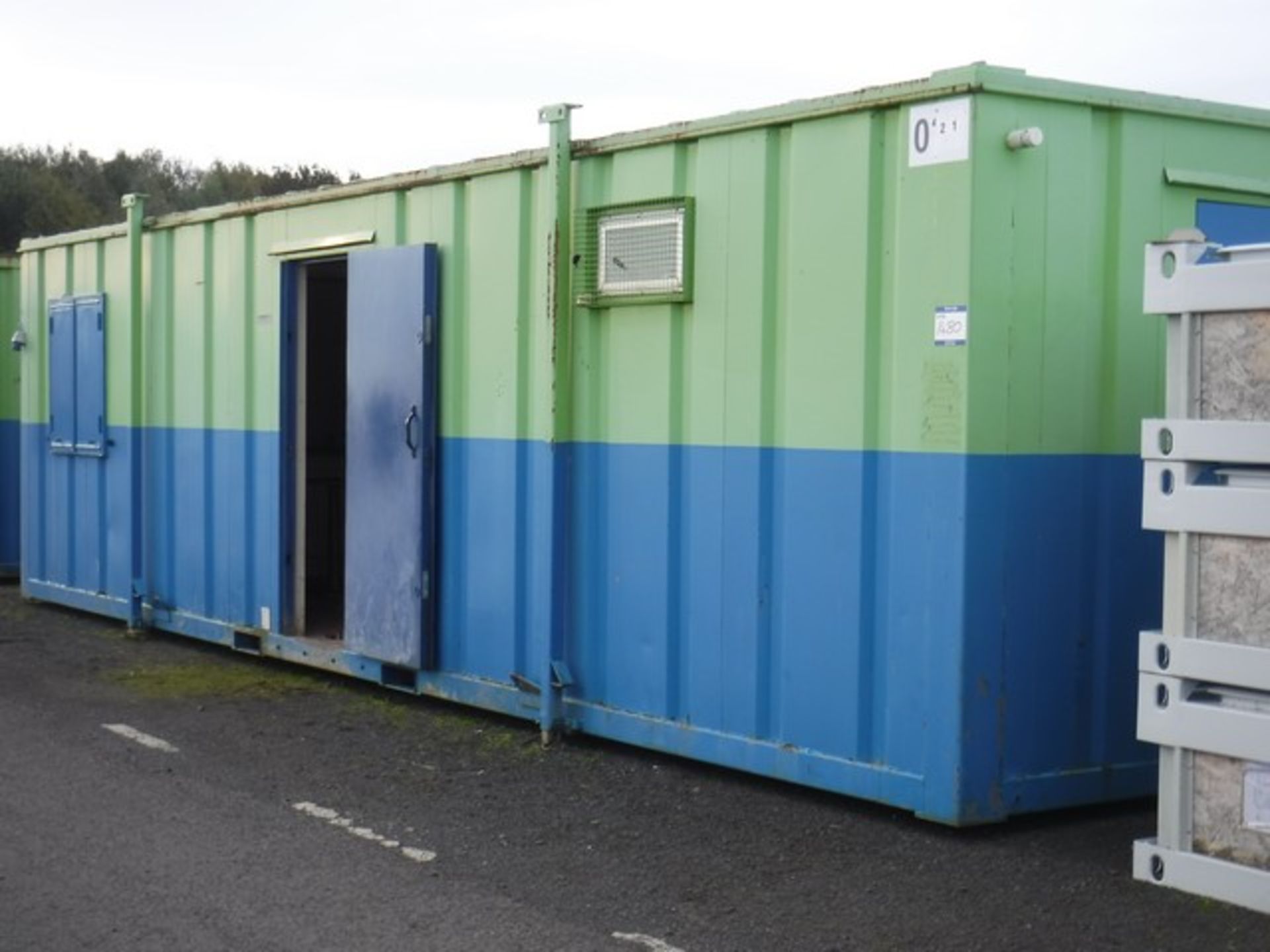 INTEGRA 2011 32x10FT ANTI VANDAL UNIT C/W ELECTRIC HOOK UP, CANTEEN, DRYING ROOM AND END TOILET **N