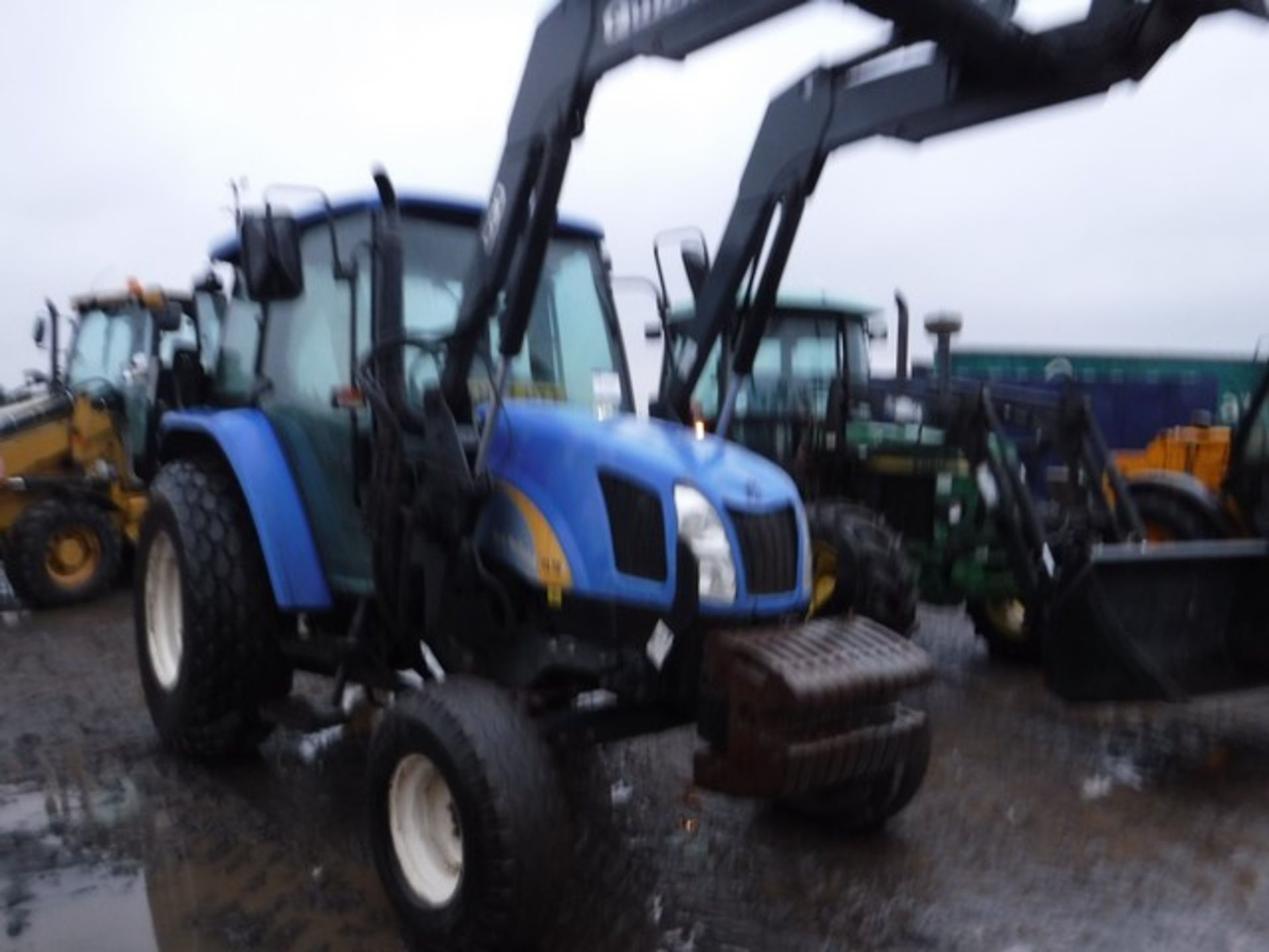 2008 NEW HOLLAND TL70A TRACTOR C/W QUICKE Q30 LOADER 4646hrs - Image 3 of 5