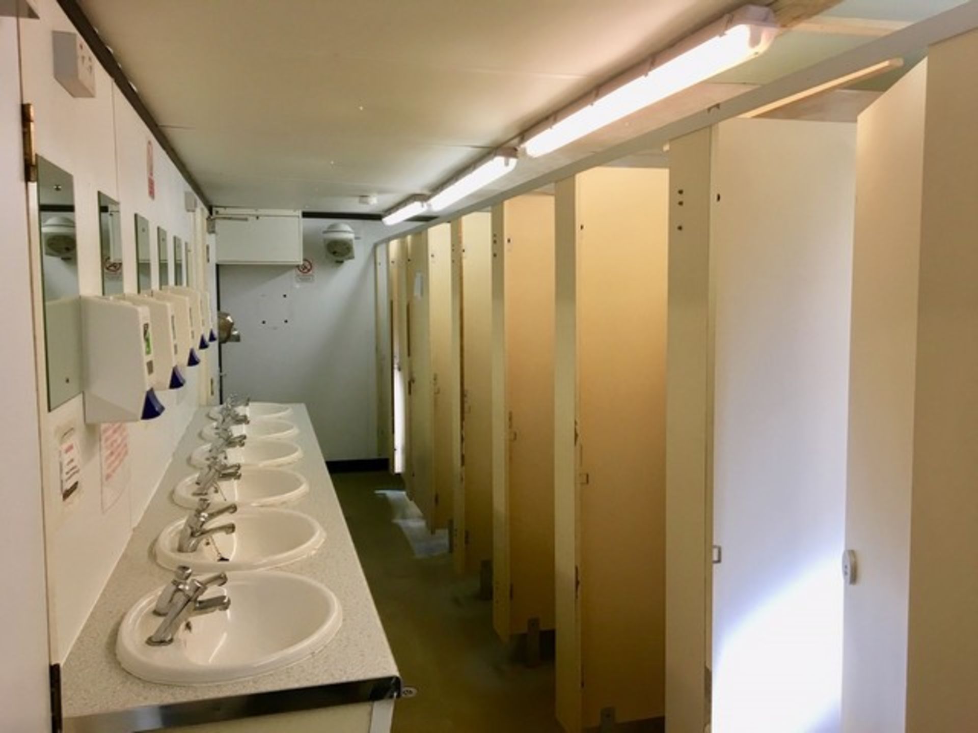 LADIES ANTI VANDAL TOILET BLOCK 26x10 STEEL CHASSIS AND HEAVY DUTY JACKLEGS C/W - 10 x WC CUBICLES, - Image 2 of 8