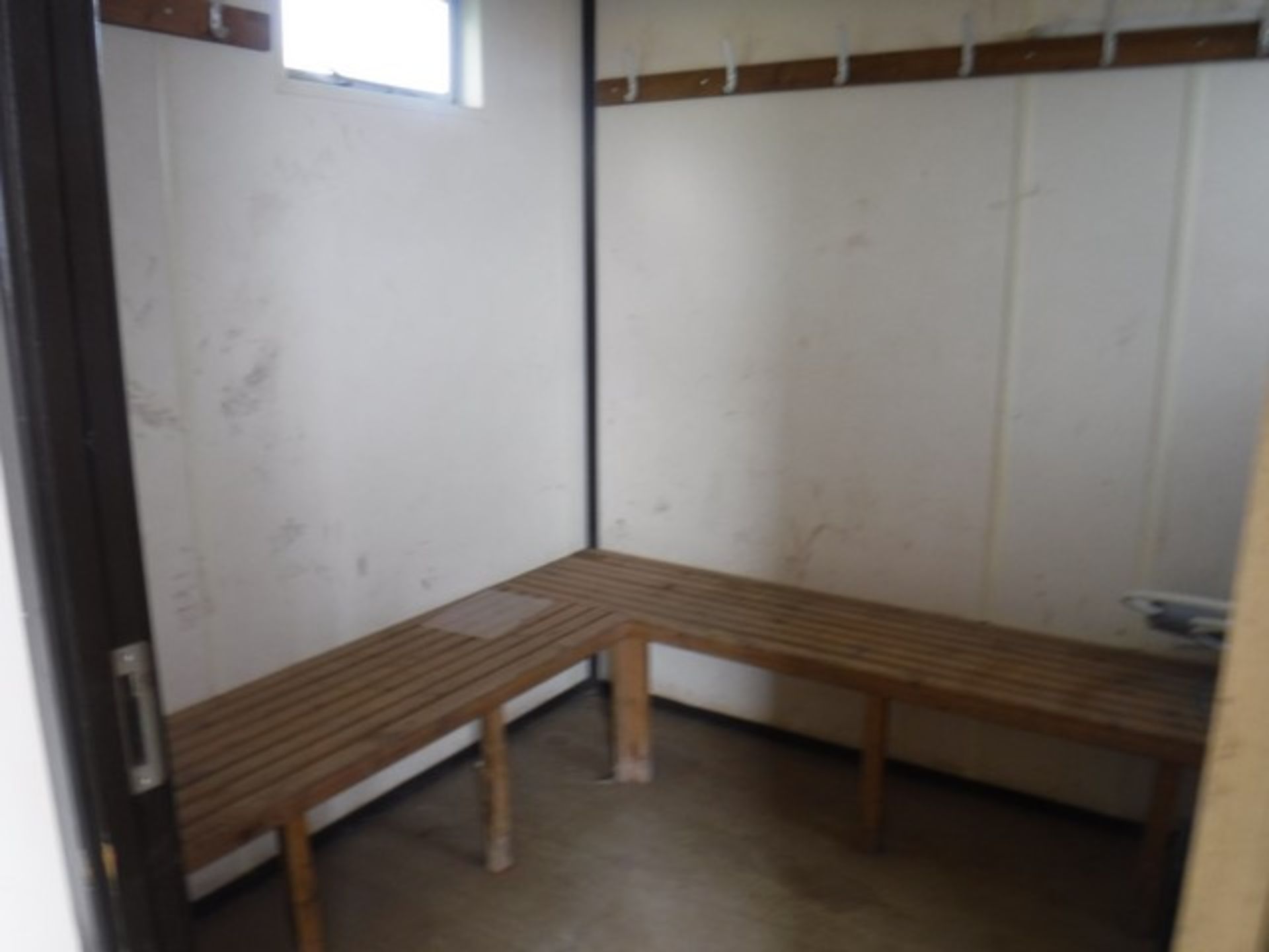 INTEGRA 32 x 10FT ANTI VANDAL UNIT C/W CANTEEN, DRYING ROOM AND END TOILET - Image 5 of 8
