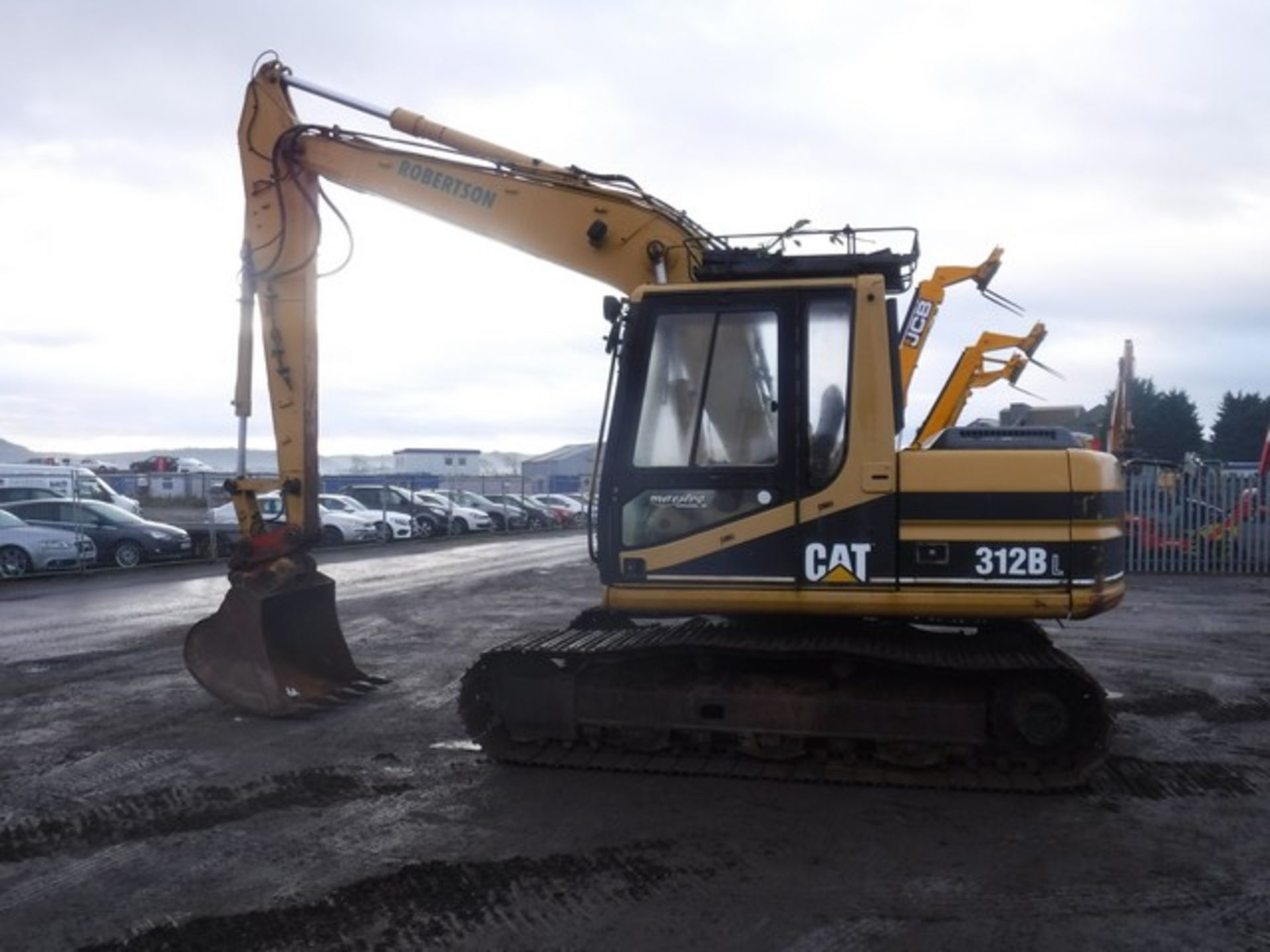 CAT 312BL excavator c/w 1.2m bucket, 700mm pads, chains & sprockets, piped, hyd. q/hitch - Image 4 of 8