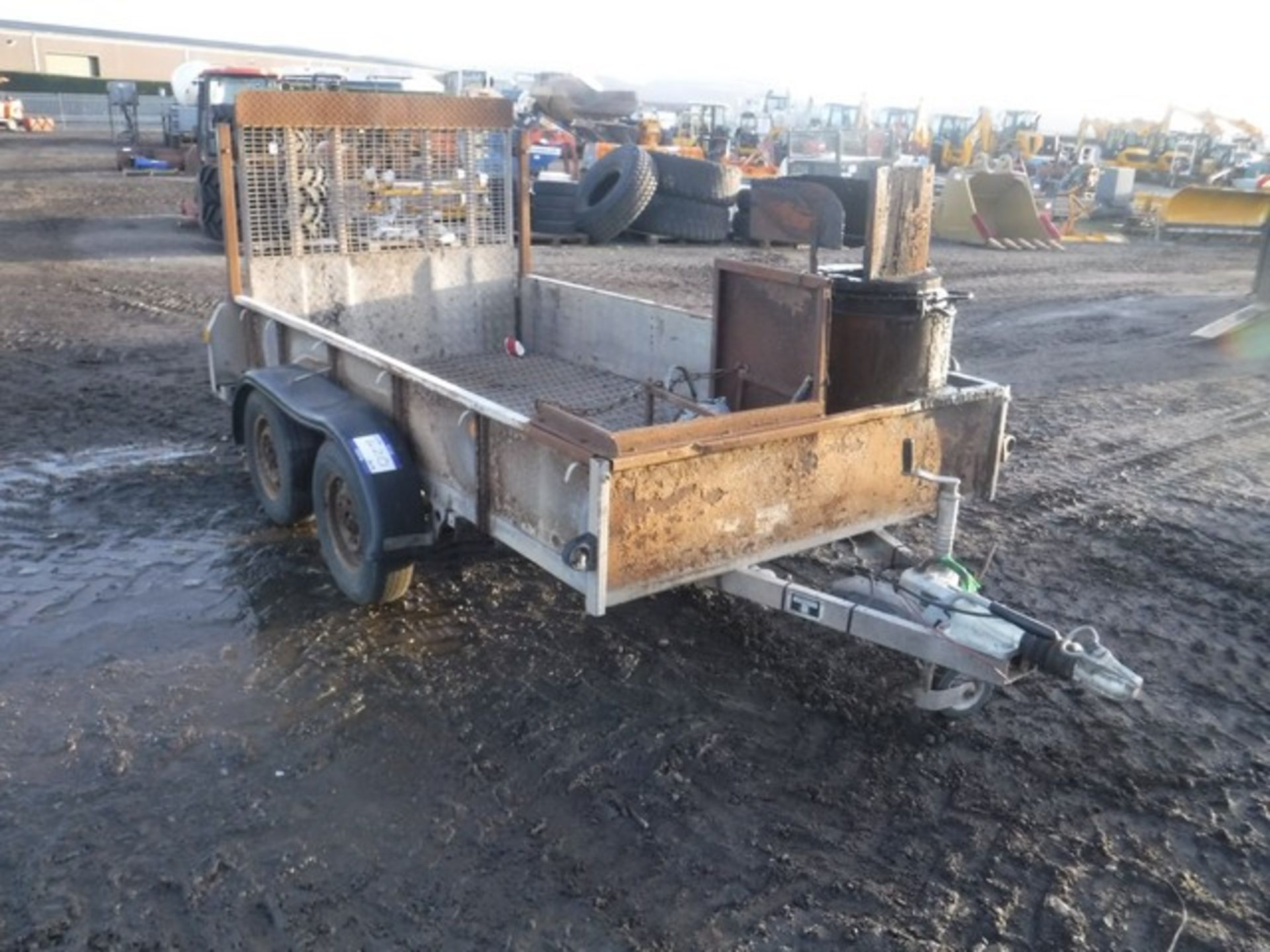 IFOR WILLIAMS twin axle trailer. Tar pot fitted to trailer. S/NX0266949 - Bild 2 aus 4