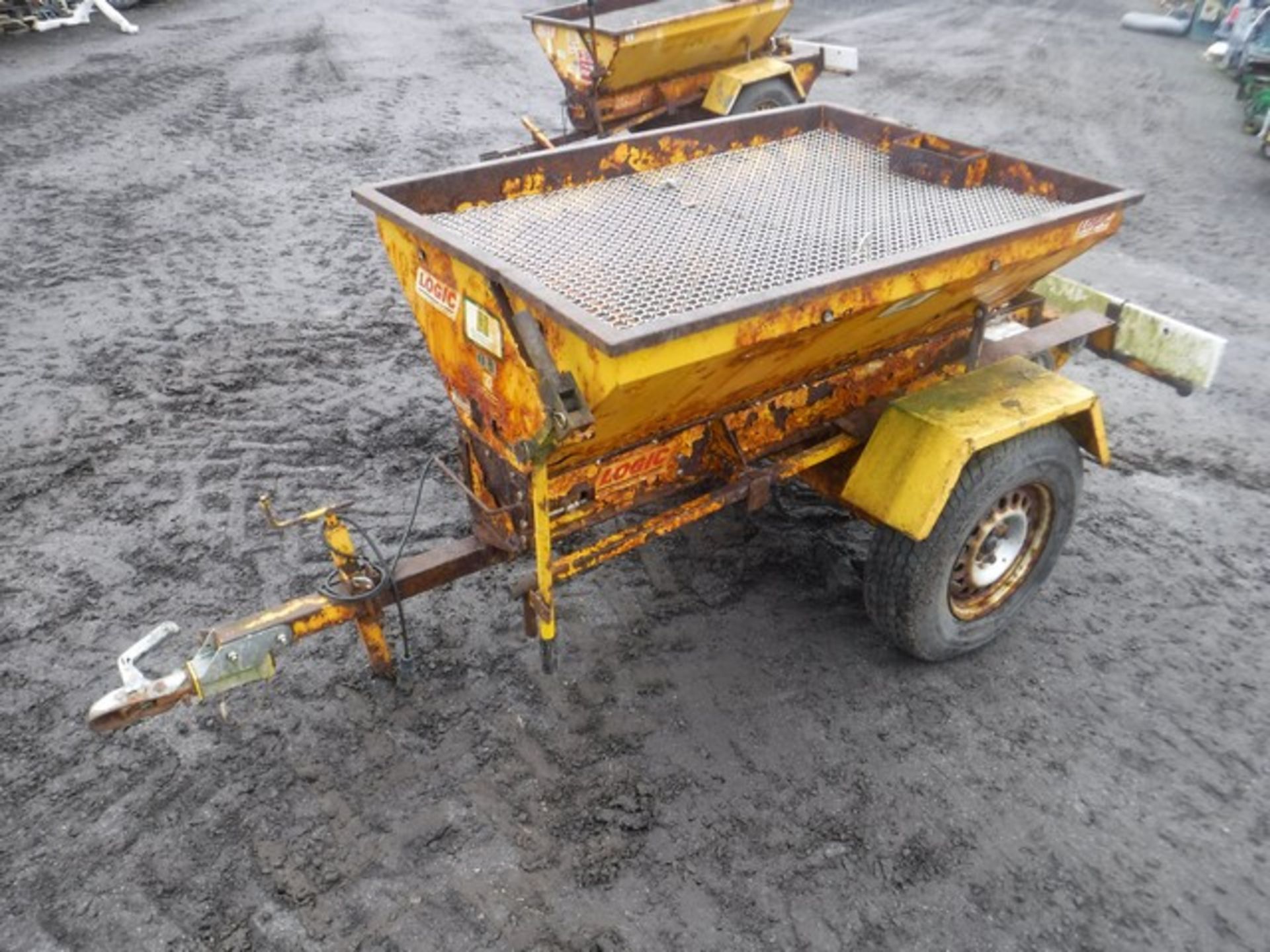 Towable salt spreader - Bild 2 aus 2