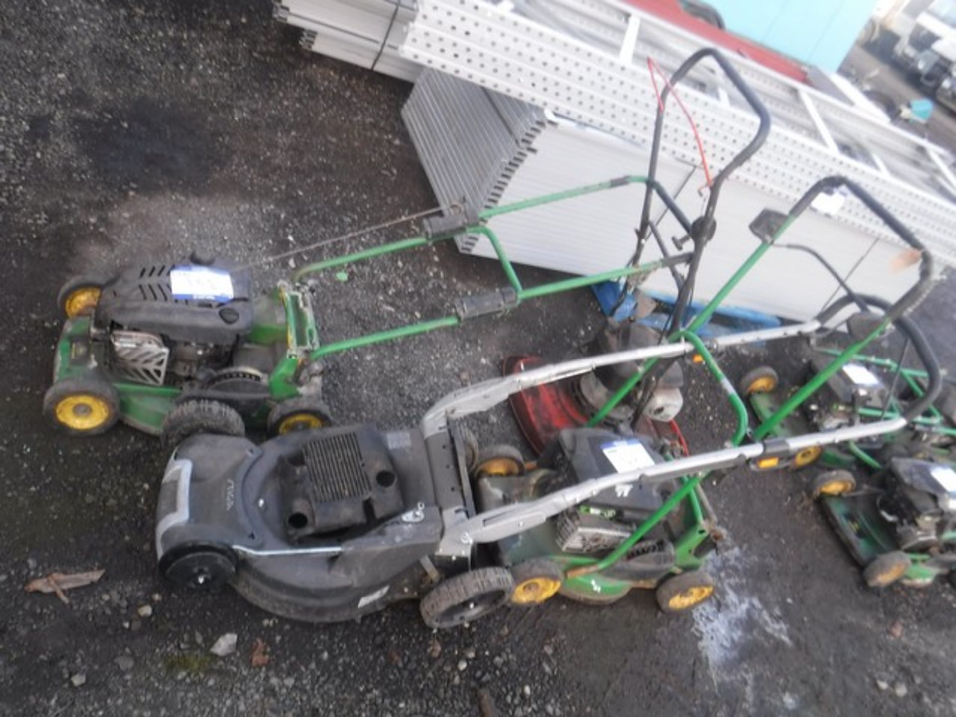 Various mowers (Stiga/John Deere x 2 and 1 other) for spares or repairs