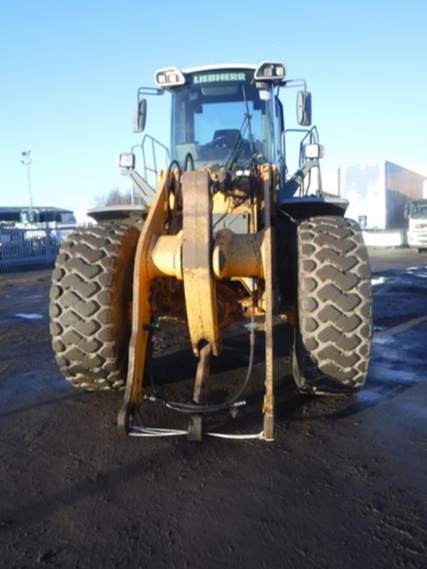 2007 LIEBHERR 550 2 PLUS 2 loading shovel. S/N VATZ0456KZB018354 11,469 hrs (not verified) sold with - Image 2 of 10