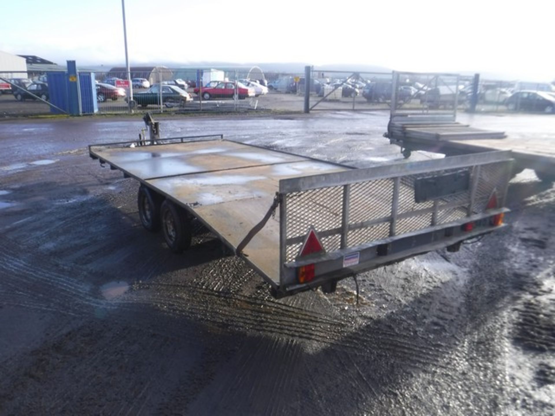 INDESPENSION 15' x 7' twin axle car trailer c/w winch - Bild 2 aus 3