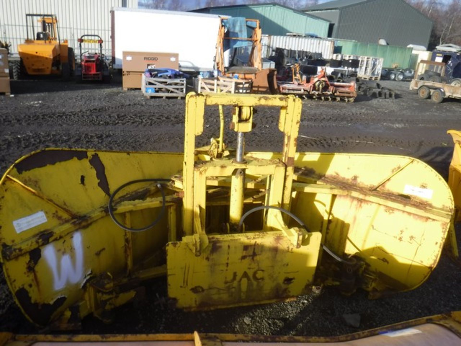 CUTHBERTSON VEE snow plough lorry mounting - Image 2 of 2