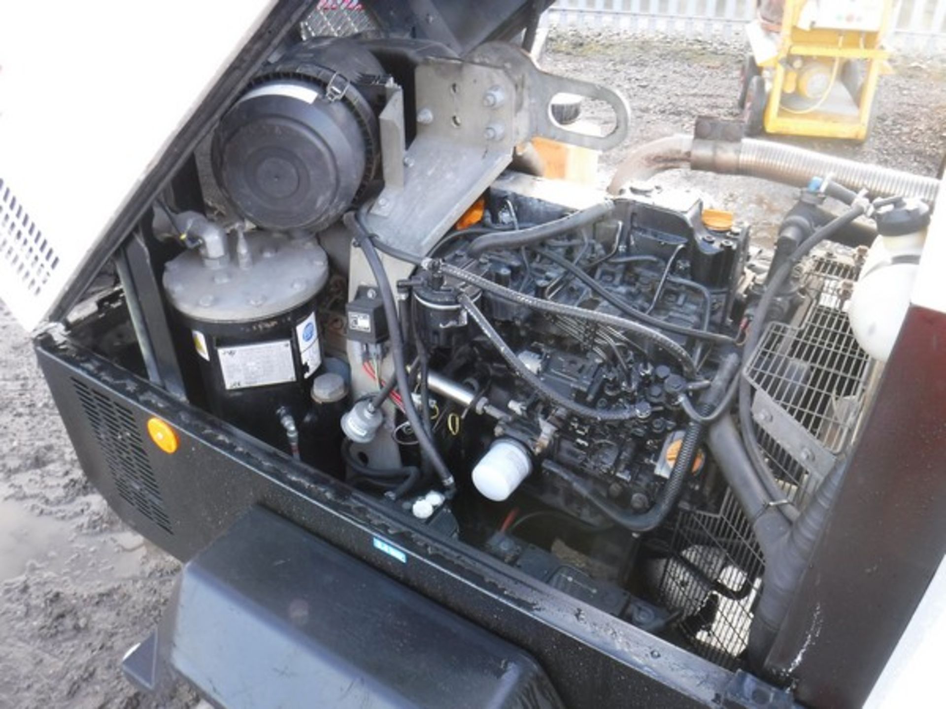 2008 INGERSOL RAND 2 tool compressor, S/N UN5741FXX8Y425338, 1320 hrs (not verified) - Image 3 of 6