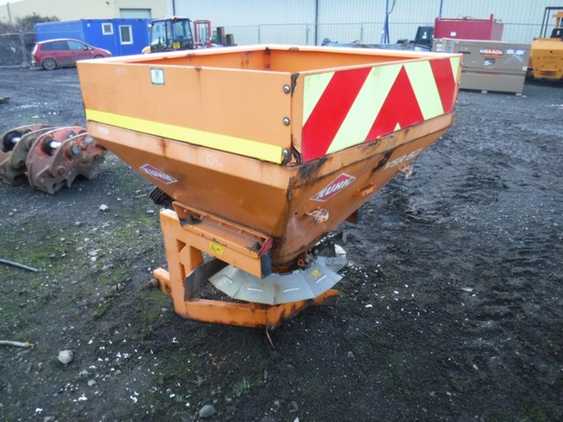 KHUHN salt spreader - Image 2 of 3