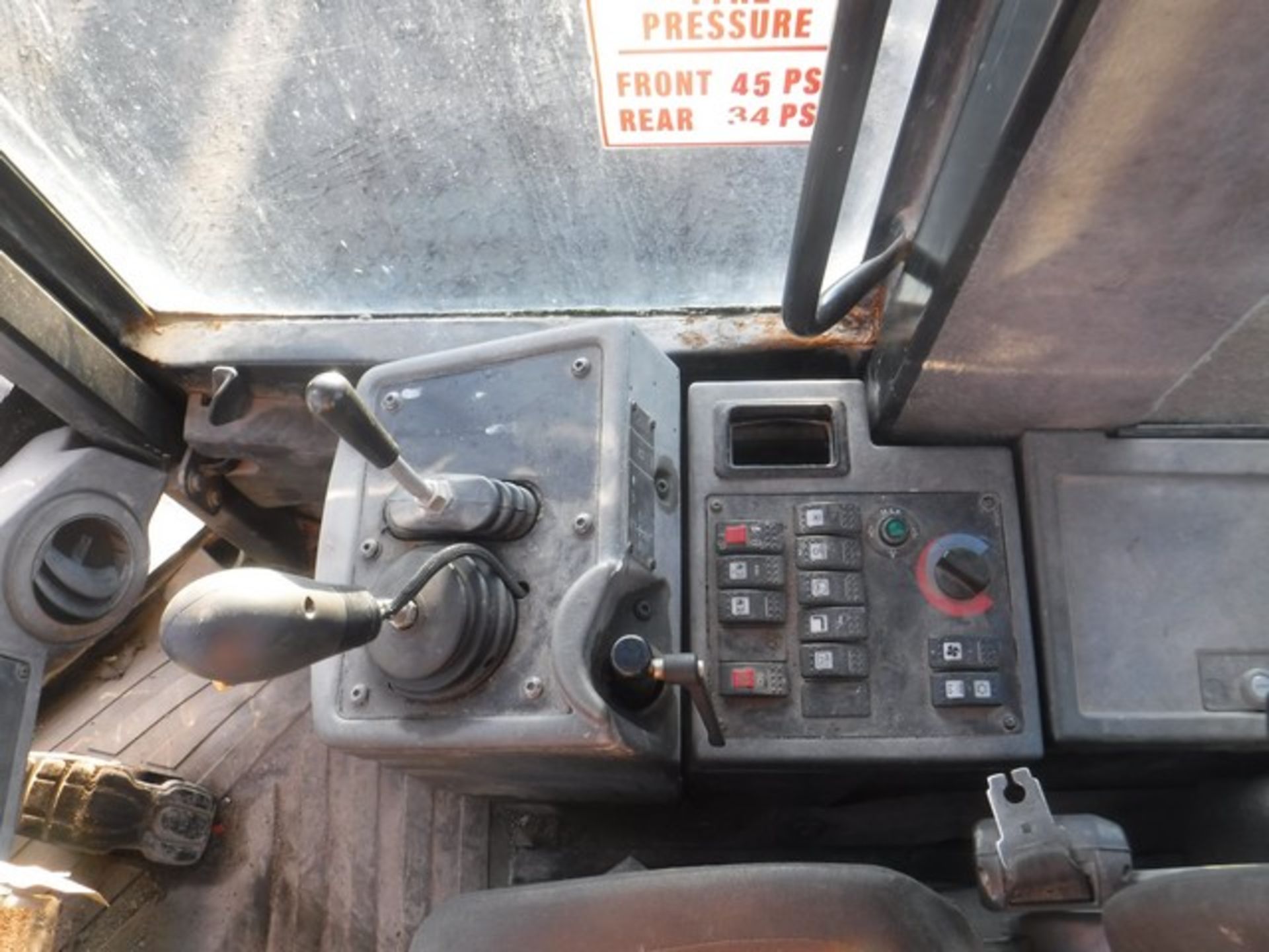 2008 CAT 930H loading shovel 21,474 hrs sold complete with hi tip bucket and window guards S/N CAT09 - Image 10 of 13