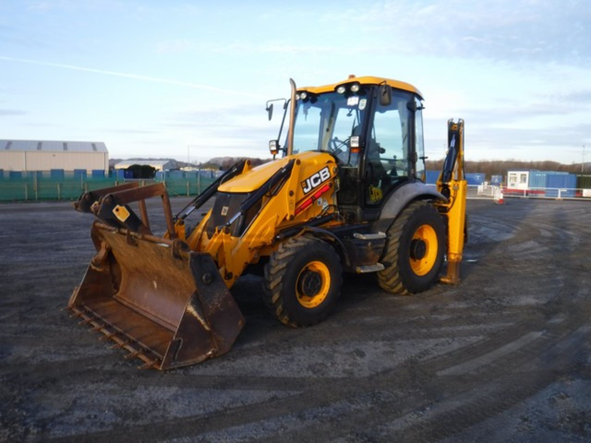 2011 JCB 3CX ECO 4 in 1 bucket S/N JCB3CX4TP02008318 - 6175 hrs (not verified)