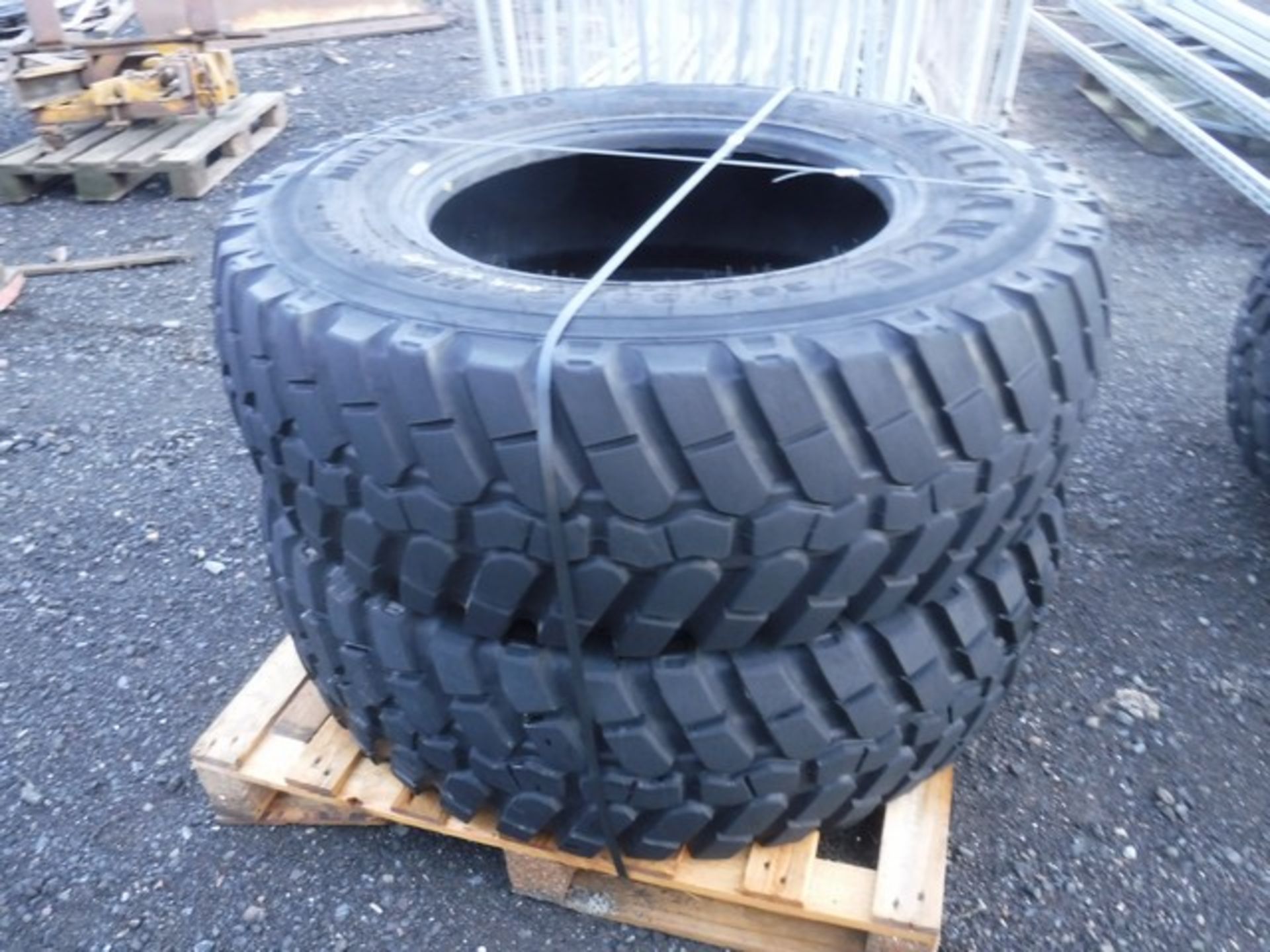 ALLIANCE 550 multi use tyres 360/80/R24, 50% wear left