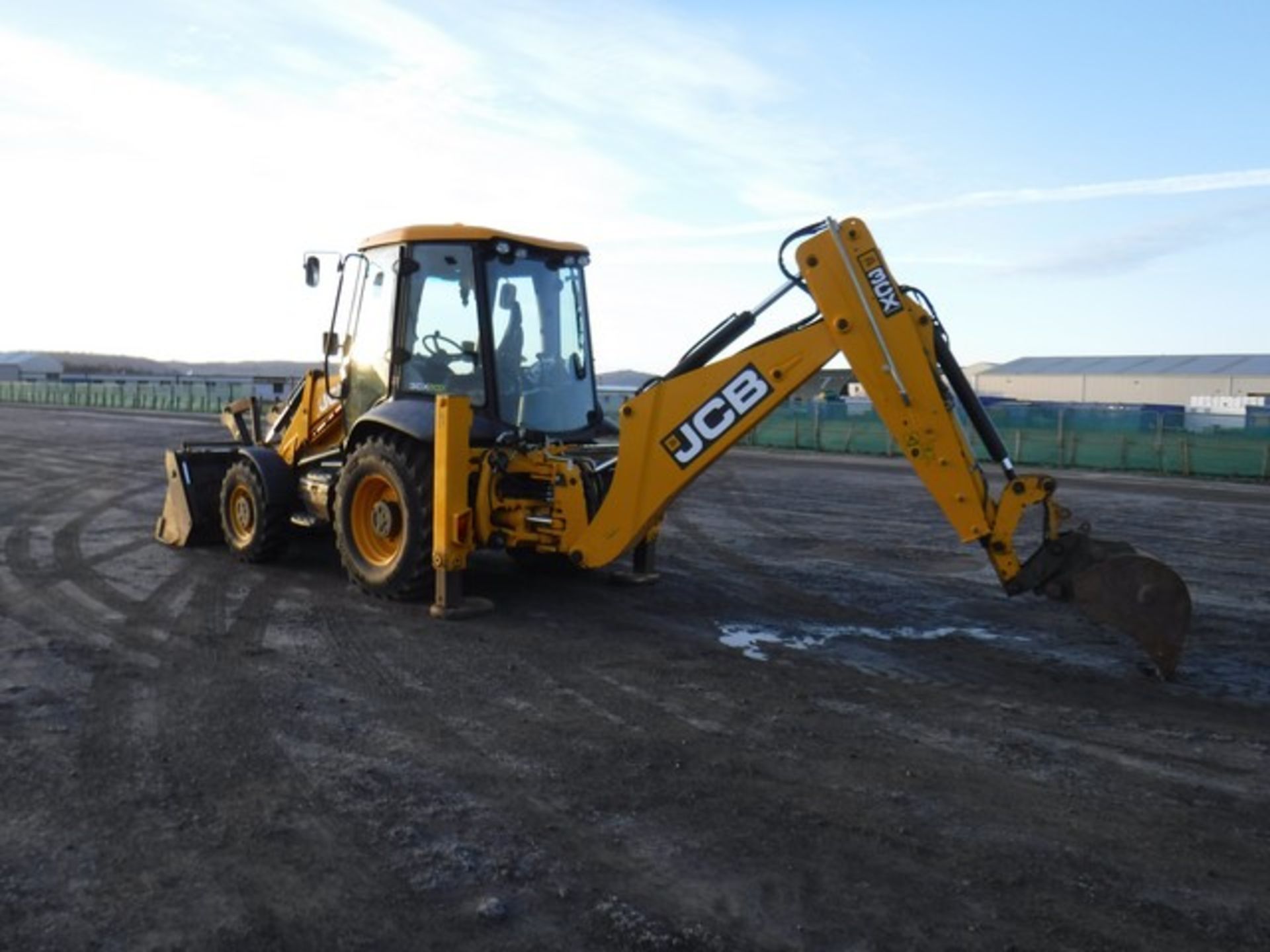 2011 JCB 3CX ECO 4 in 1 bucket S/N JCB3CX4TP02008318 - 6175 hrs (not verified) - Image 6 of 14