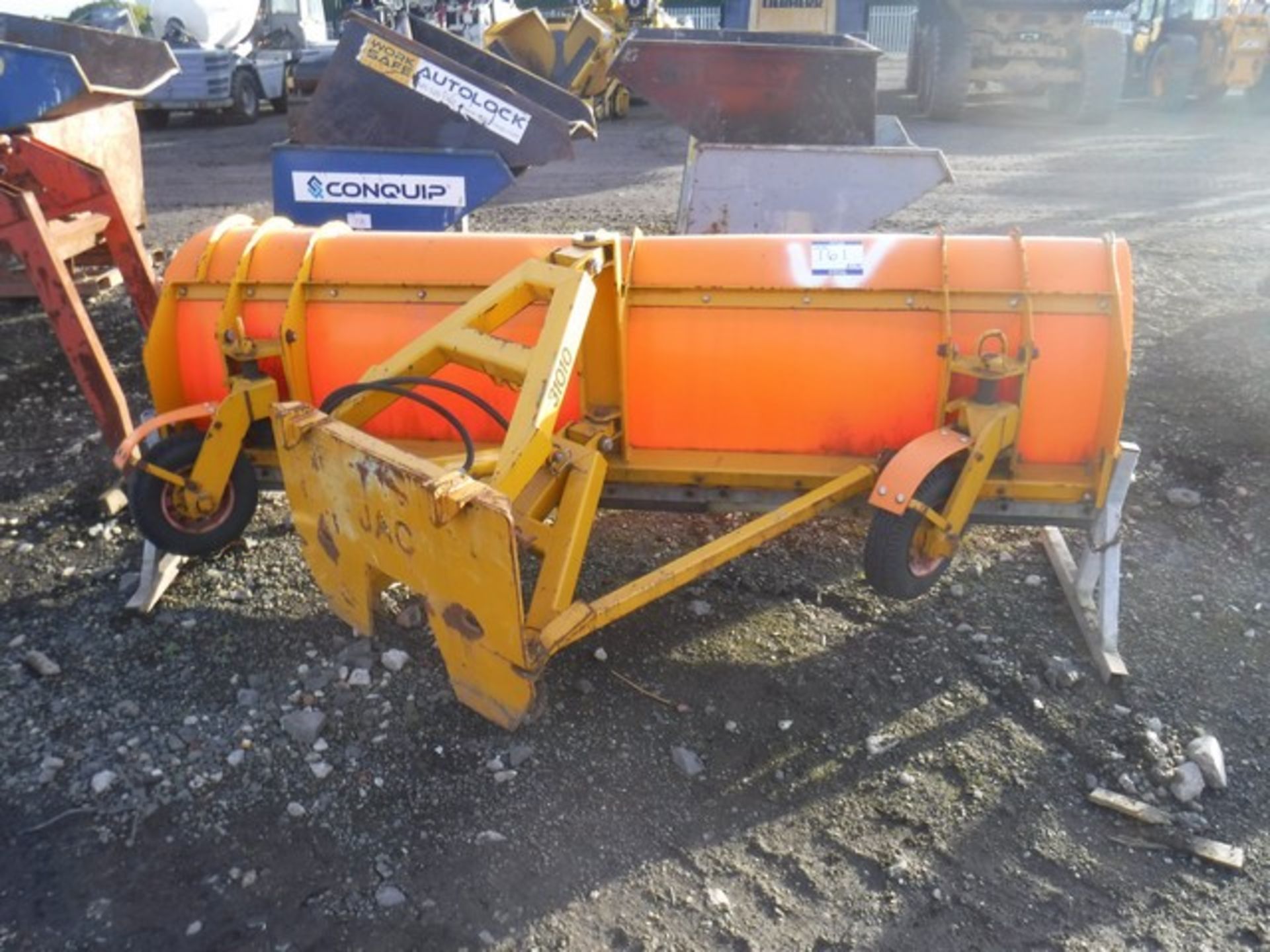 CUTHBERTSON HS POLY reversible snow plough - Image 2 of 3