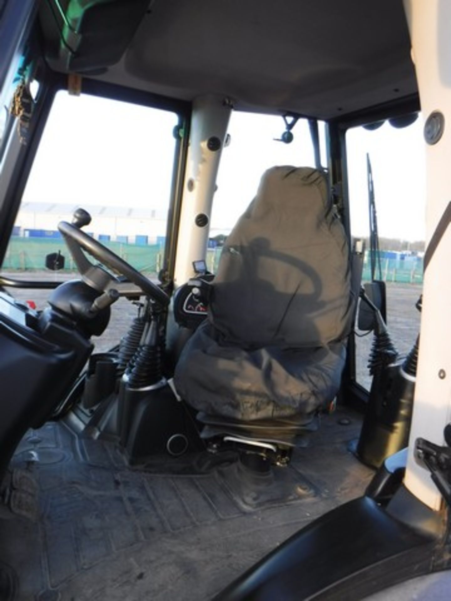 2011 JCB 3CX ECO 4 in 1 bucket S/N JCB3CX4TP02008318 - 6175 hrs (not verified) - Image 10 of 14