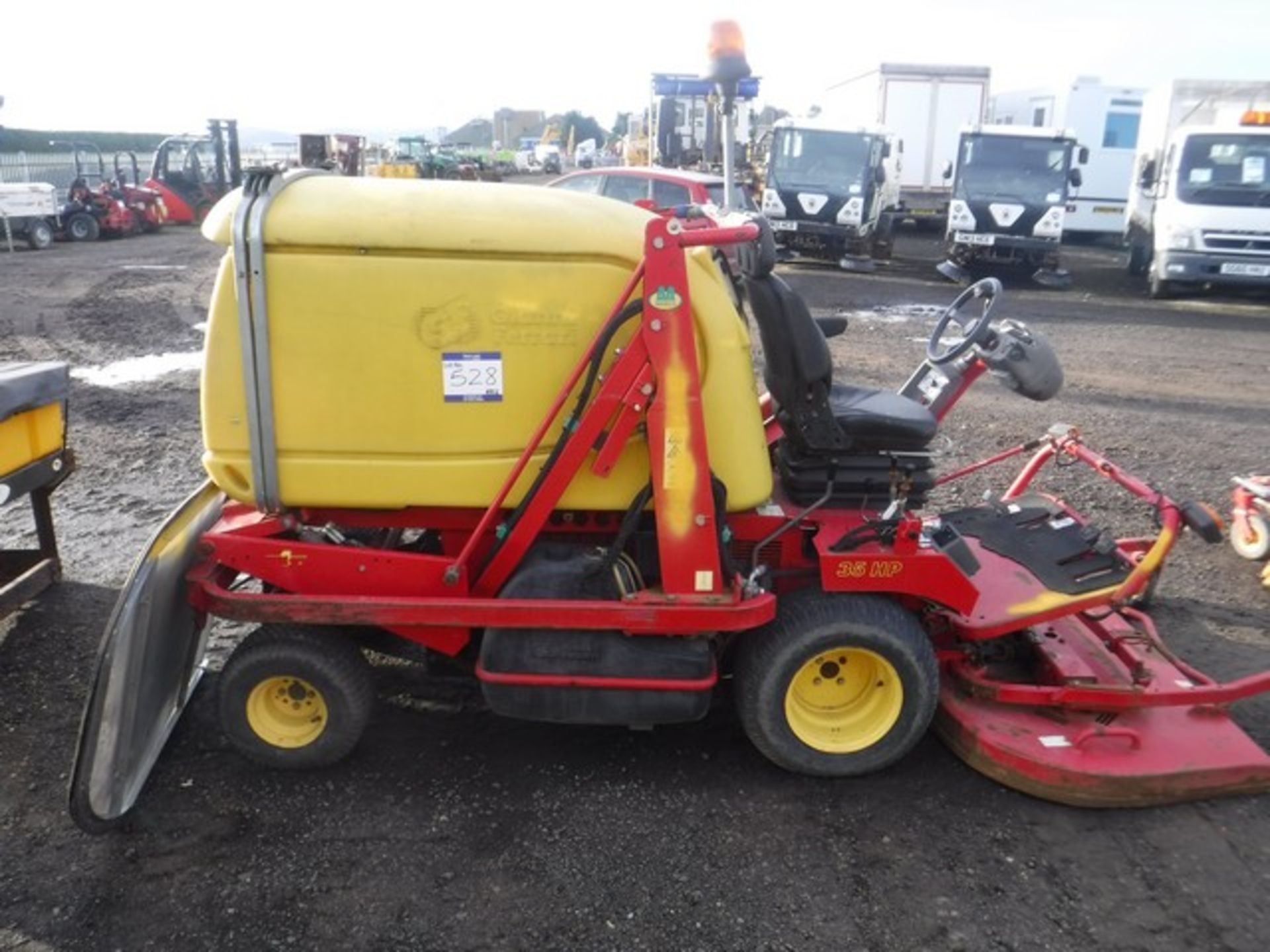 2005 GIANNI FERRARI TURB04 35hp mower. 2490hrs shown V5 in office. - Image 3 of 6