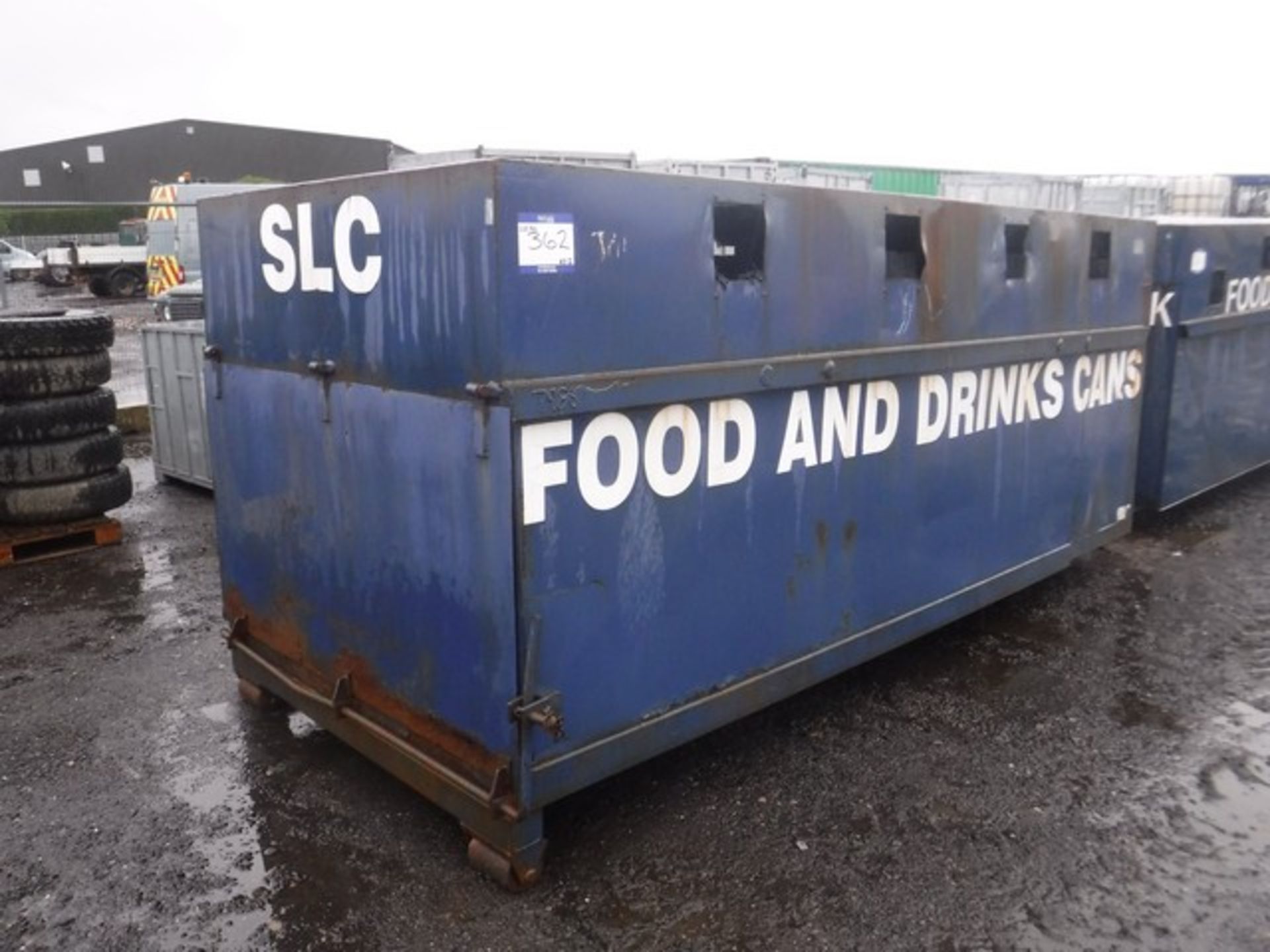 Hook loader bottle bank skip - Image 2 of 3