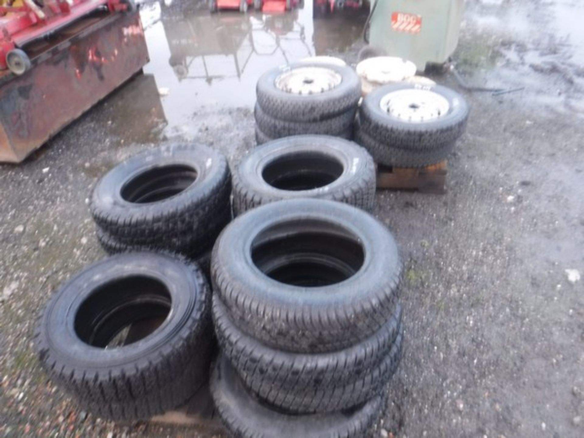 2 pallets of misc tyres