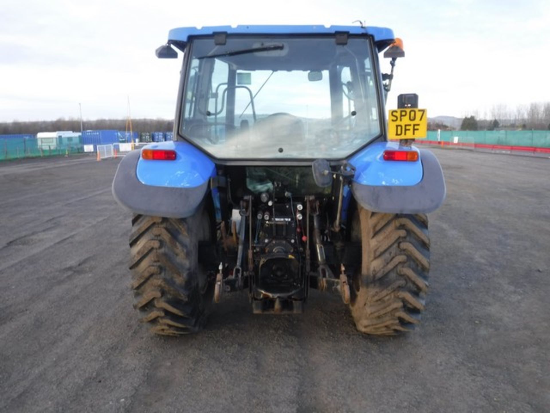 2007 NEW HOLLAND TL90A tractor and Trima 3.op loader. 8116 hrs (not verified) - Image 4 of 9