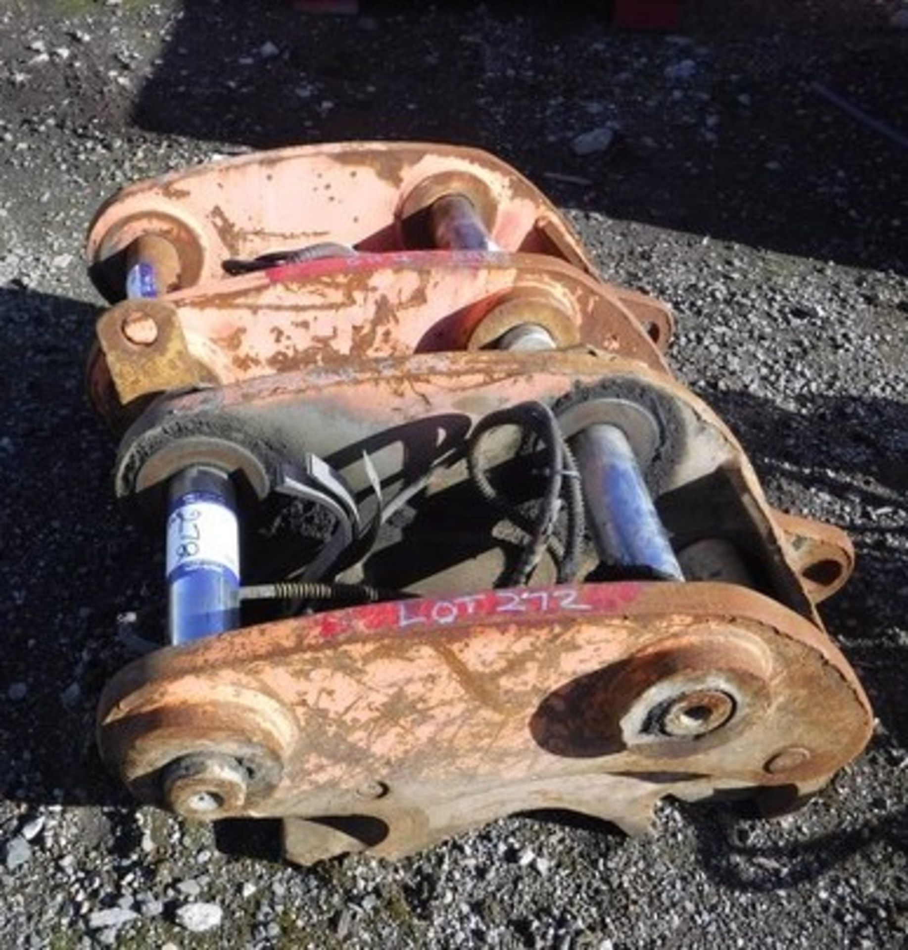 2 x MILLER 20T hydraulic q/hitches (used) - Image 2 of 2