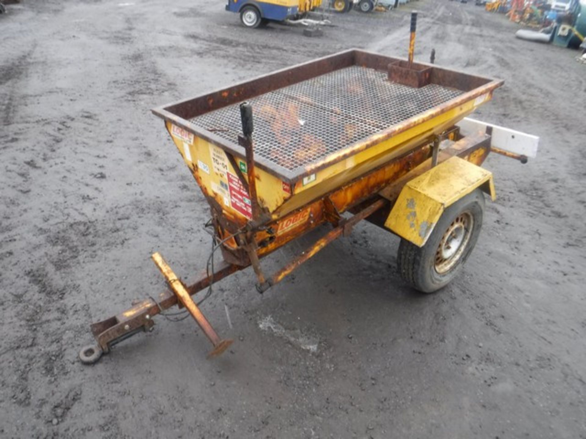 Towable salt spreader - Bild 2 aus 2