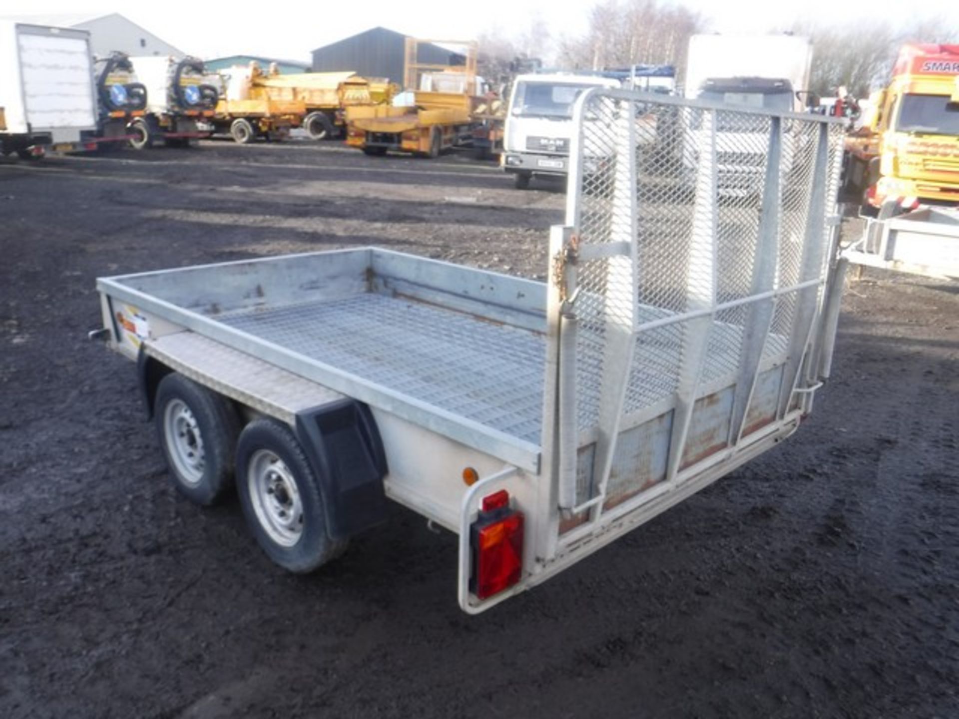 BATESON 12' x 6' twin axle plant trailer with mesh ramp S/N SG40098 - Bild 2 aus 3