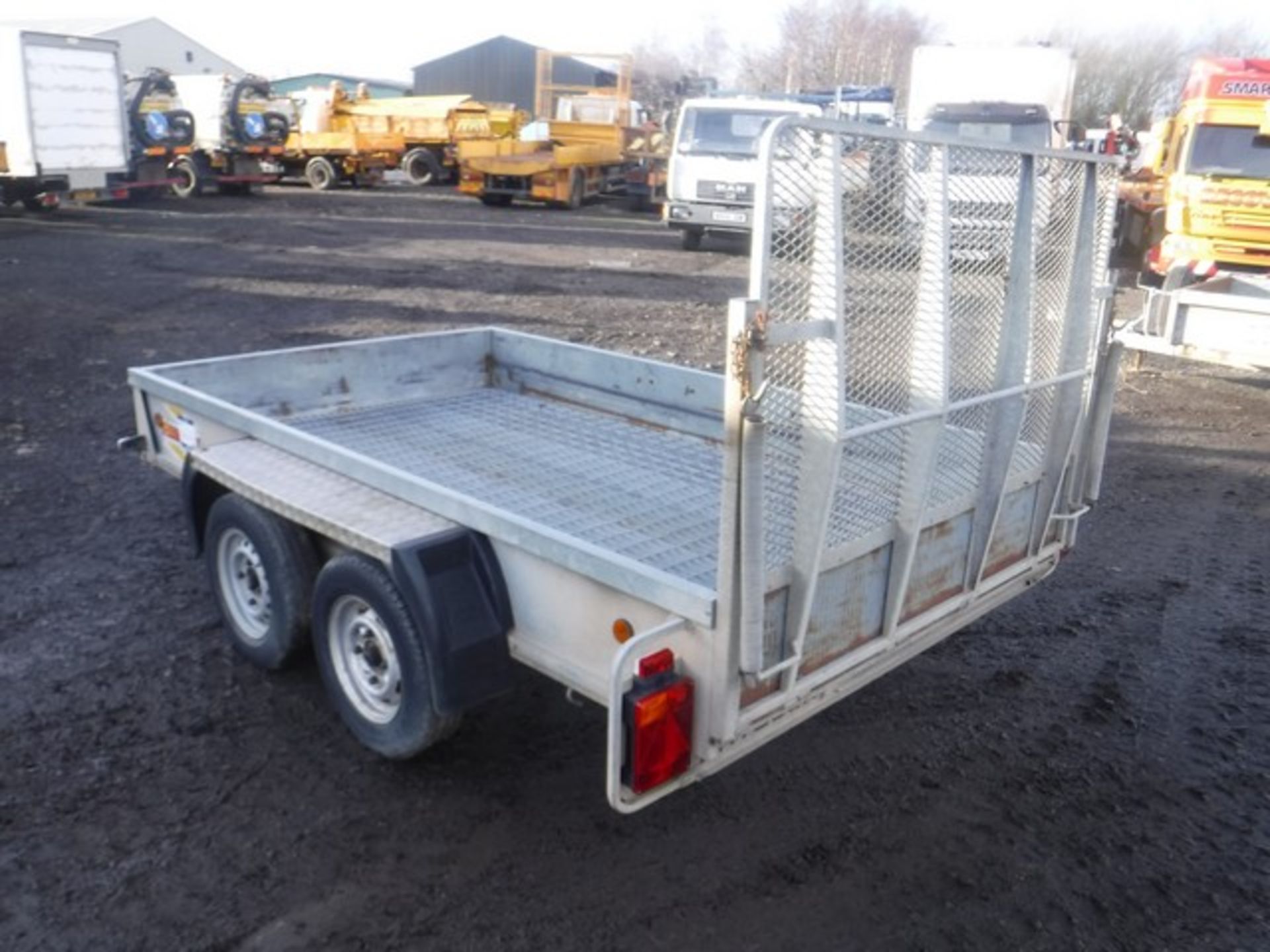 BATESON 12' x 6' twin axle plant trailer with mesh ramp S/N SG40098 - Image 2 of 3