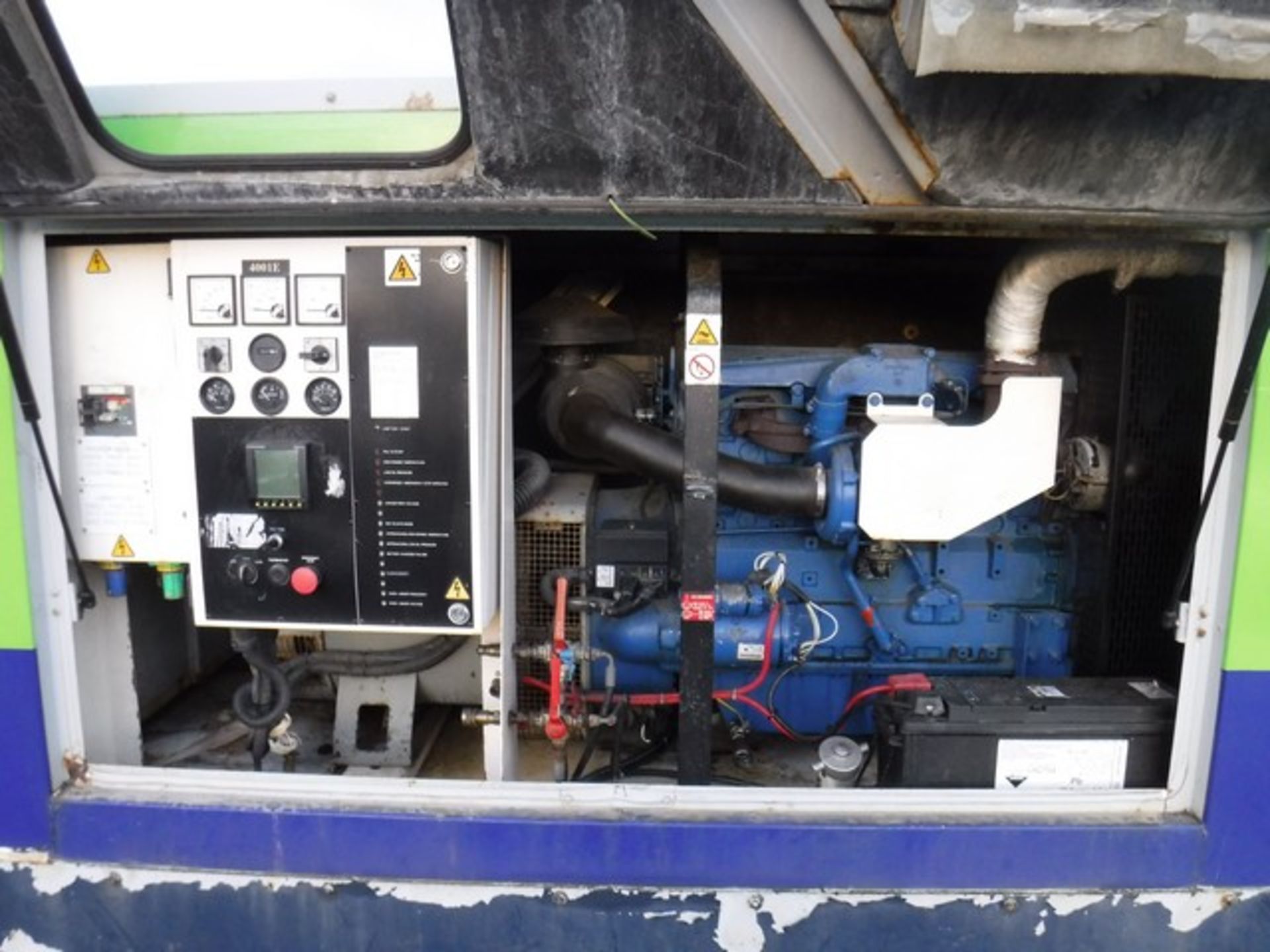 FG WILSON LCH 100 KVA generator on twin axle trailer ID 100.5 S/N FGWPEP04TEOA04104. 15634hrs. Asset - Bild 2 aus 7