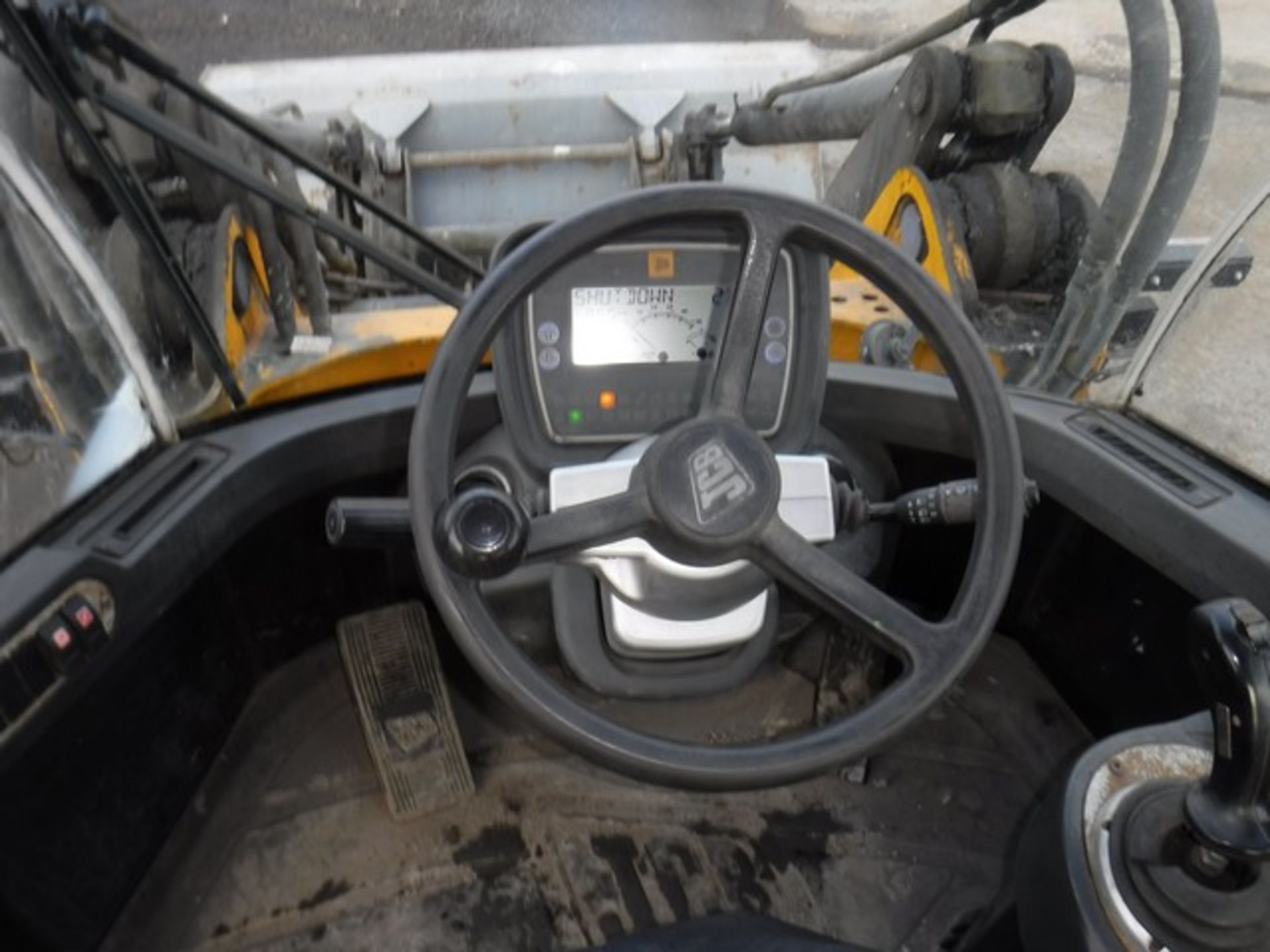 2010 JCB 426HT loading shovel c/w bucket S/N JCB42600H01295804. 12398hrs (not verified) - Image 9 of 10