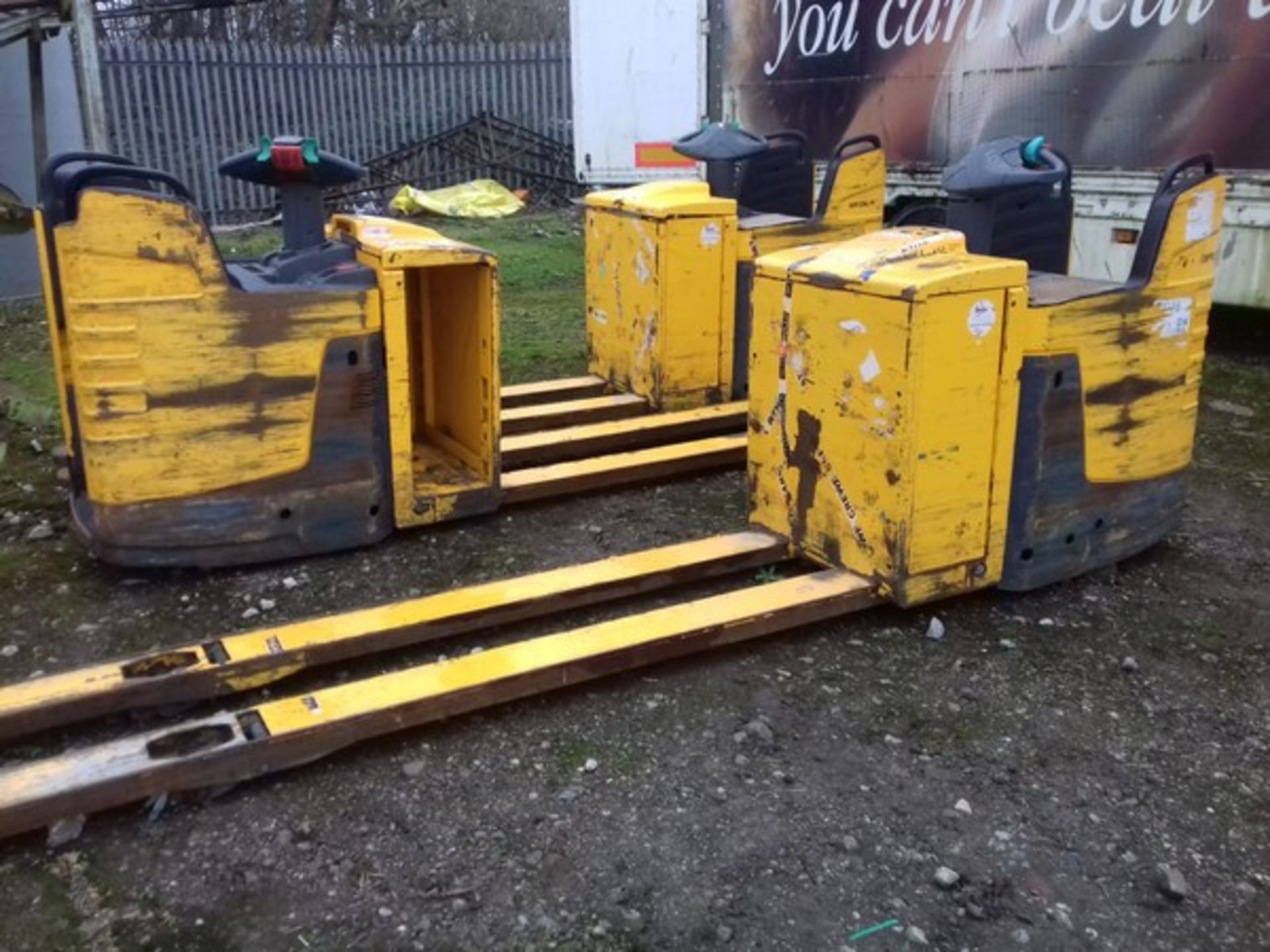 2010/11 JUNGHEINRICH ER225 electtric pallet trucks x 3. New batteries required. . **To be sold from - Image 4 of 6