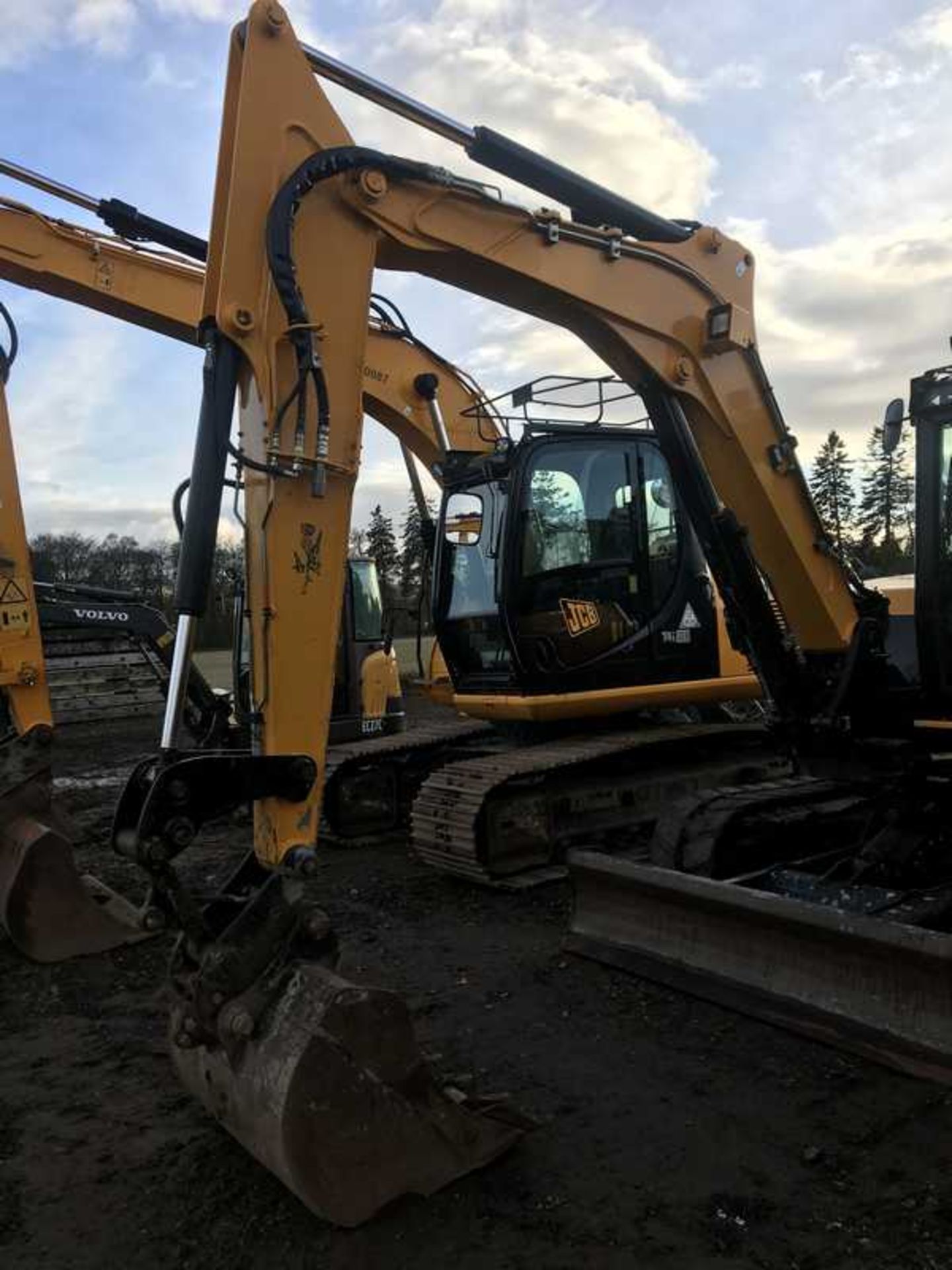 2015 JCB 85Z-1 midi-excavator c/w rubber tracks, q/hitch, air con, bladeVIN - JCB085Z1E02249176 486 - Image 3 of 13