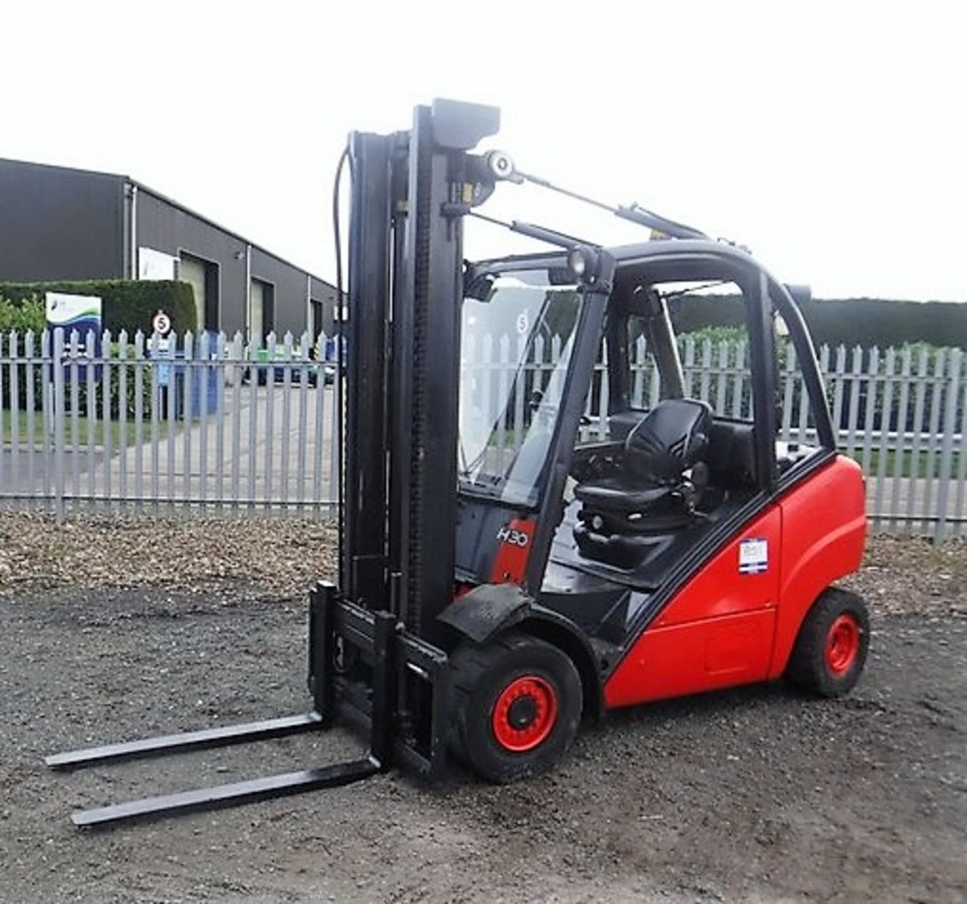 2004 LINDE H30 Duplex mast-sideshift. **DRIVE PROBLEM** have to bridge solenoid. 23961 hrs