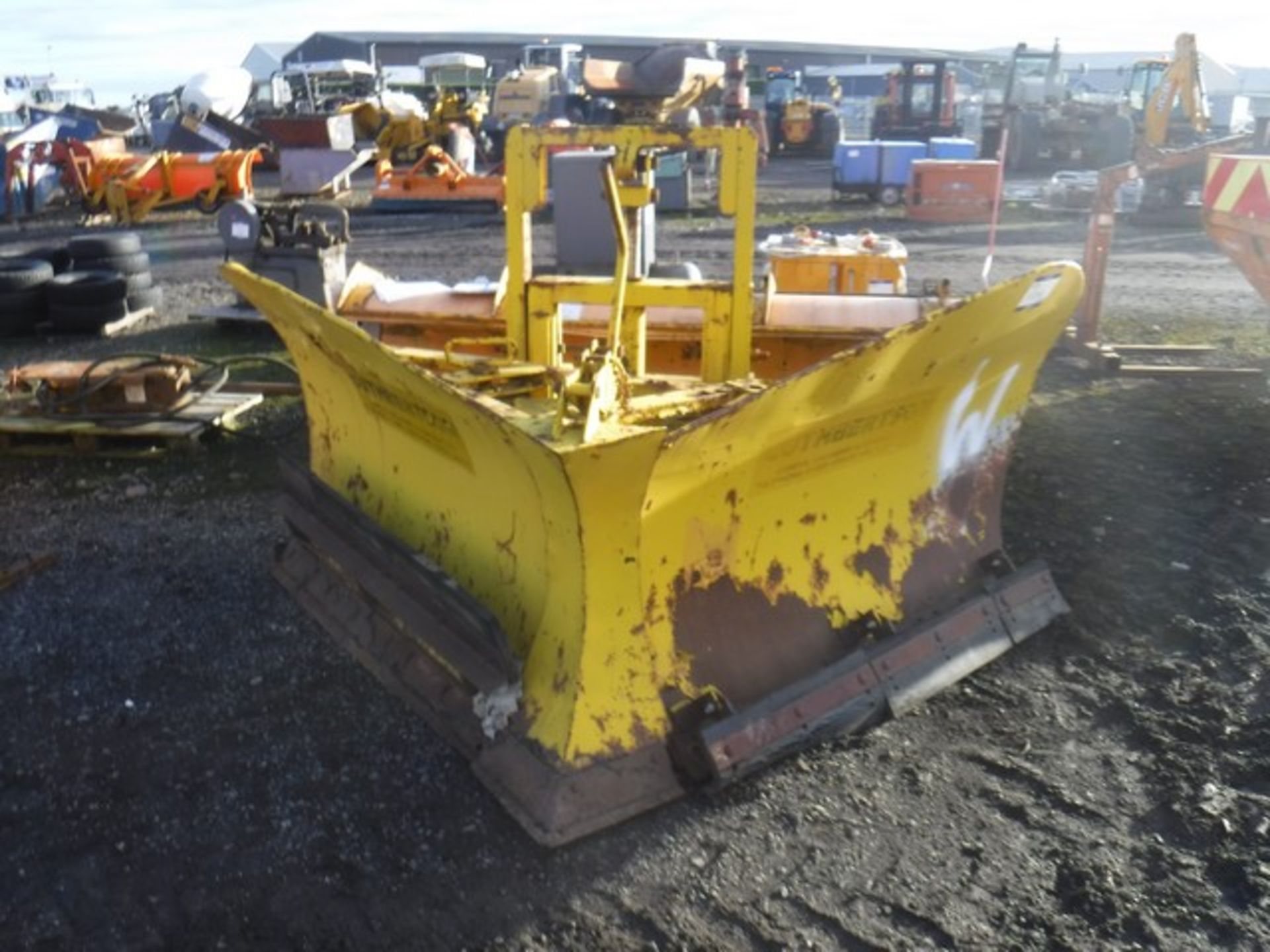 CUTHBERTSON VEE snow plough lorry mounting