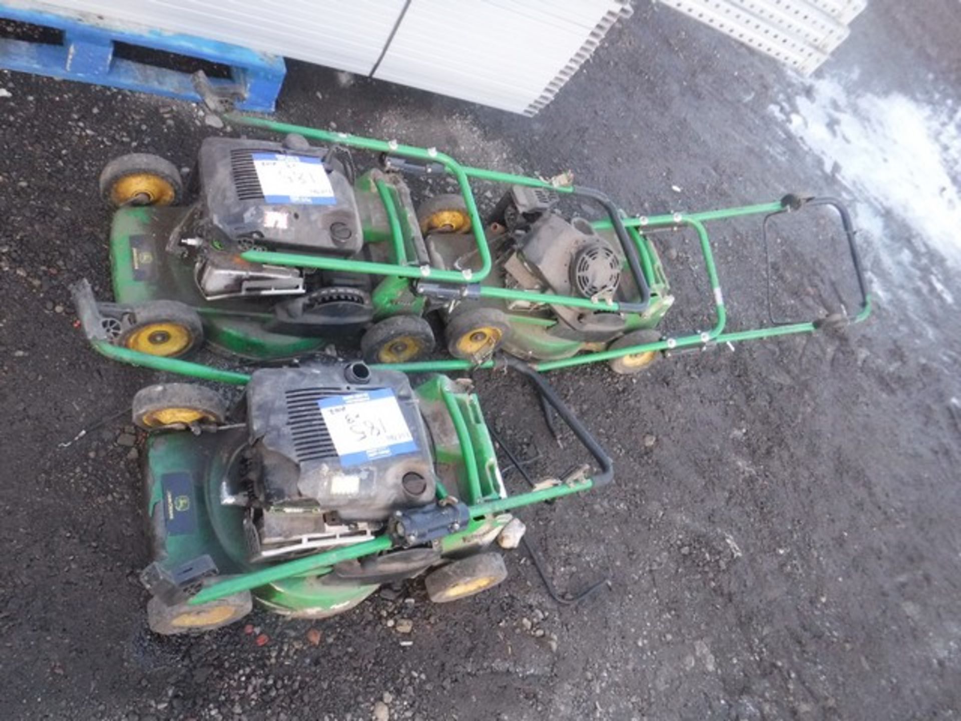 JOHN DEERE mowers x 3 for spares or repairs