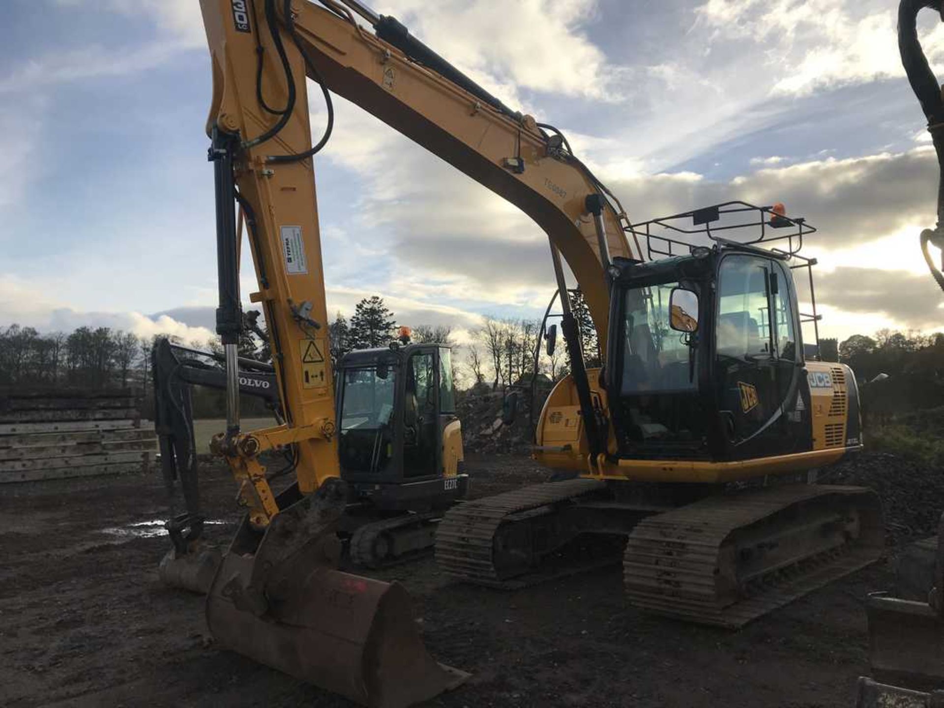 2014 JCB JS130LC c/w 700mm pads, hpw, q/hitch, air con, climate conrol VIN - JCBJS13EC02134587 542