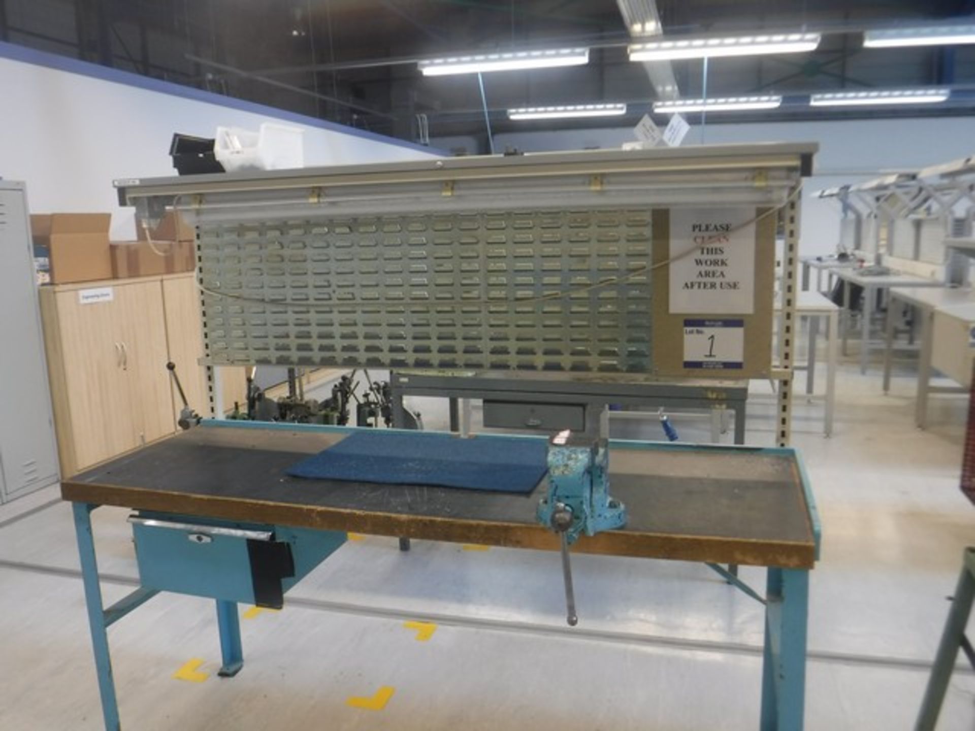 Work bench 6ft c/w vice and light