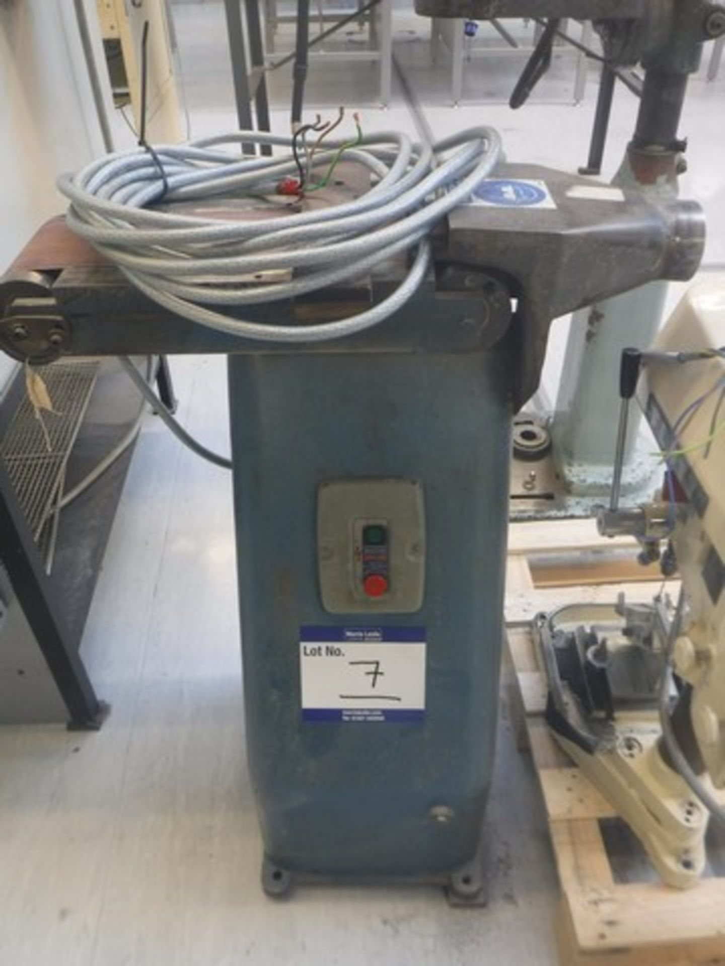 Industrial belt sander