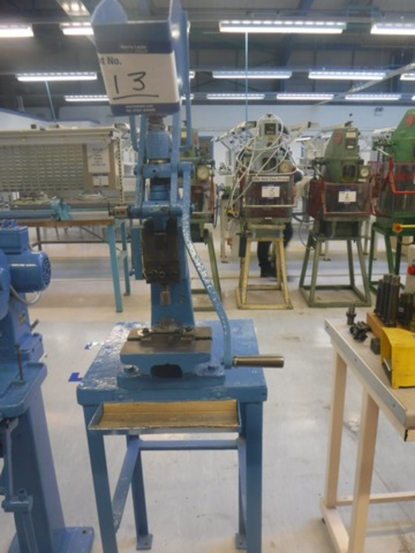 Manual hand press (Blue)
