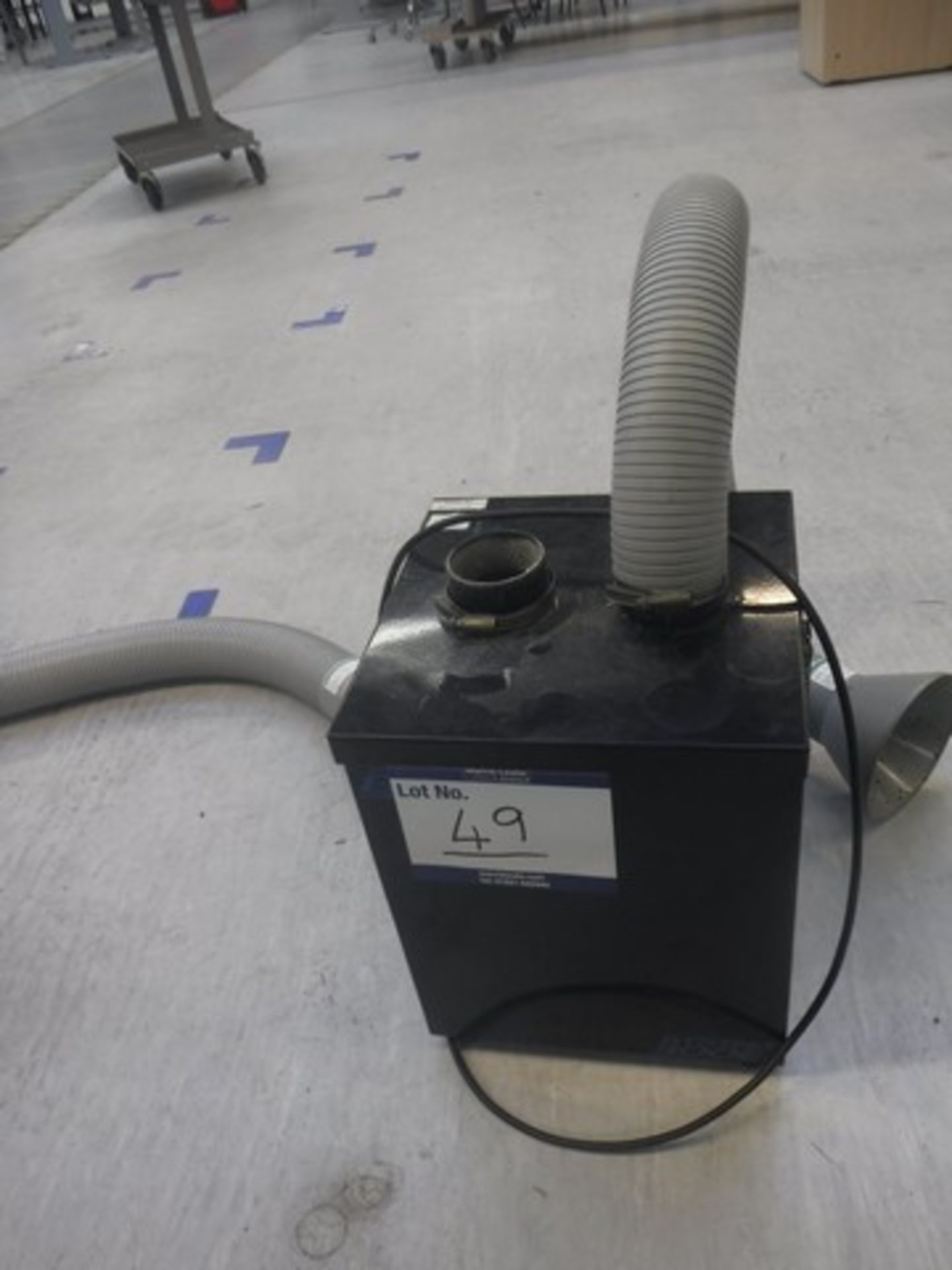 Fume extractor