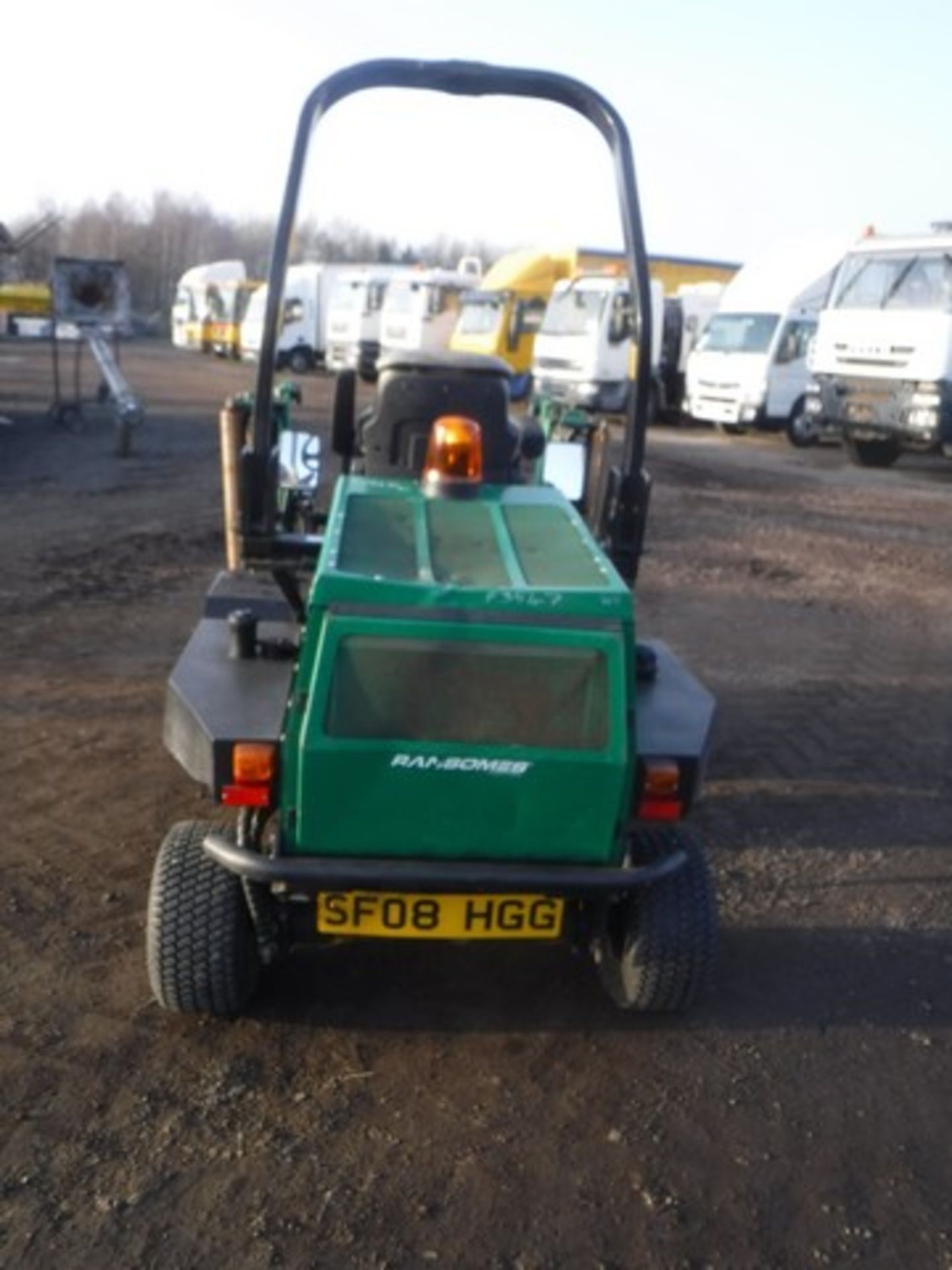 2008 RANSOMES HIGHWAY 2130 diesel cylinder ride on mower. REG NO SP08 HGG. FL NO CU000826 . 682 hrs - Image 3 of 5