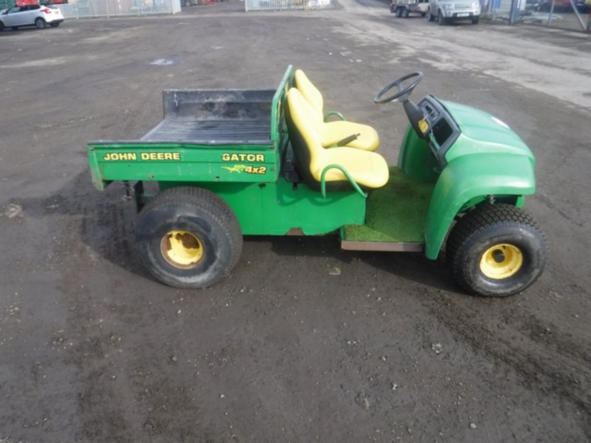 JOHN DEERE 4 x 2 petrol gator c/w bedliner, tipper kit & turf tyres. - Image 3 of 6