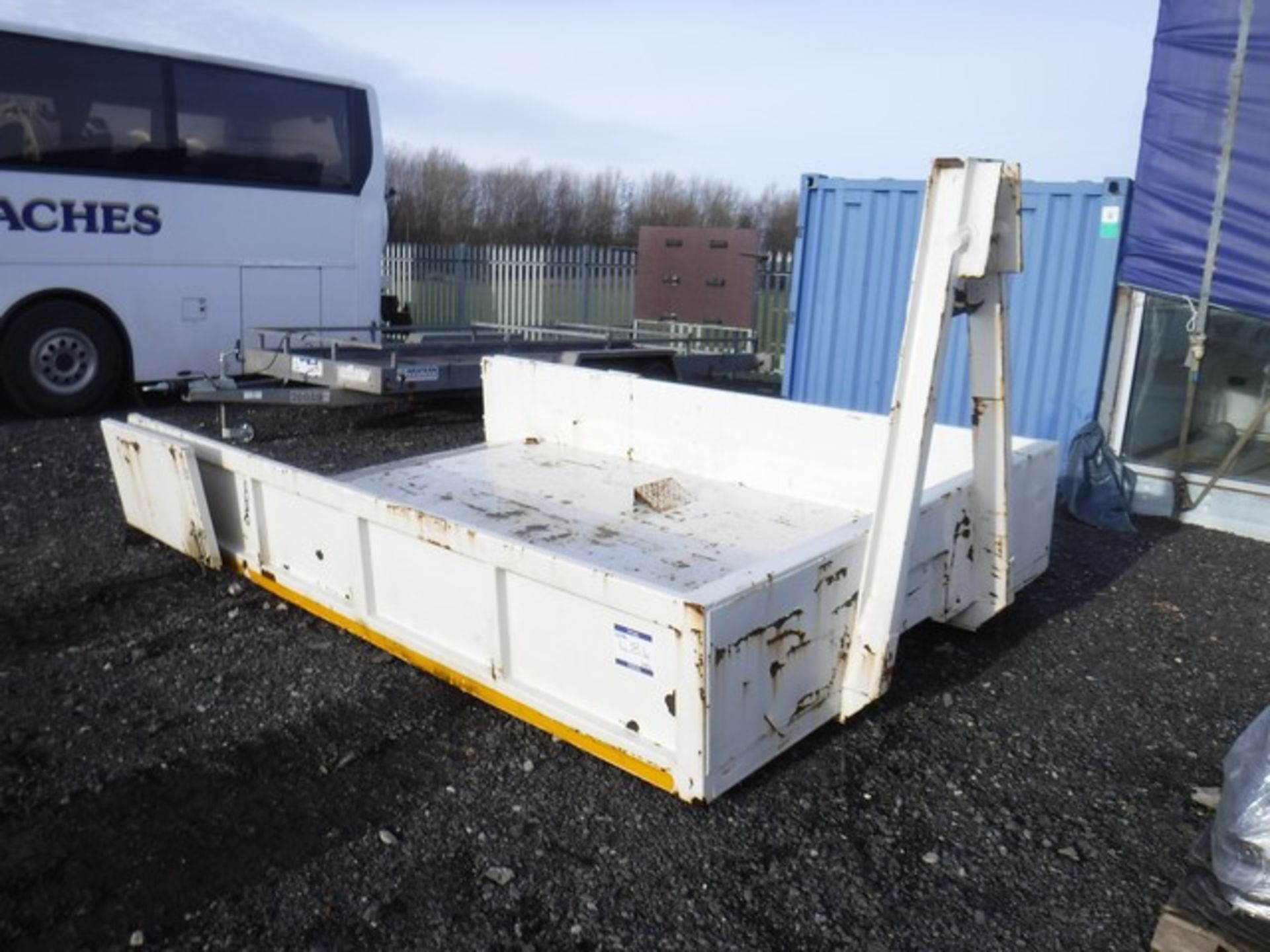 Hook lorry body 7.5ton approx - 13ft long x 8ft wide