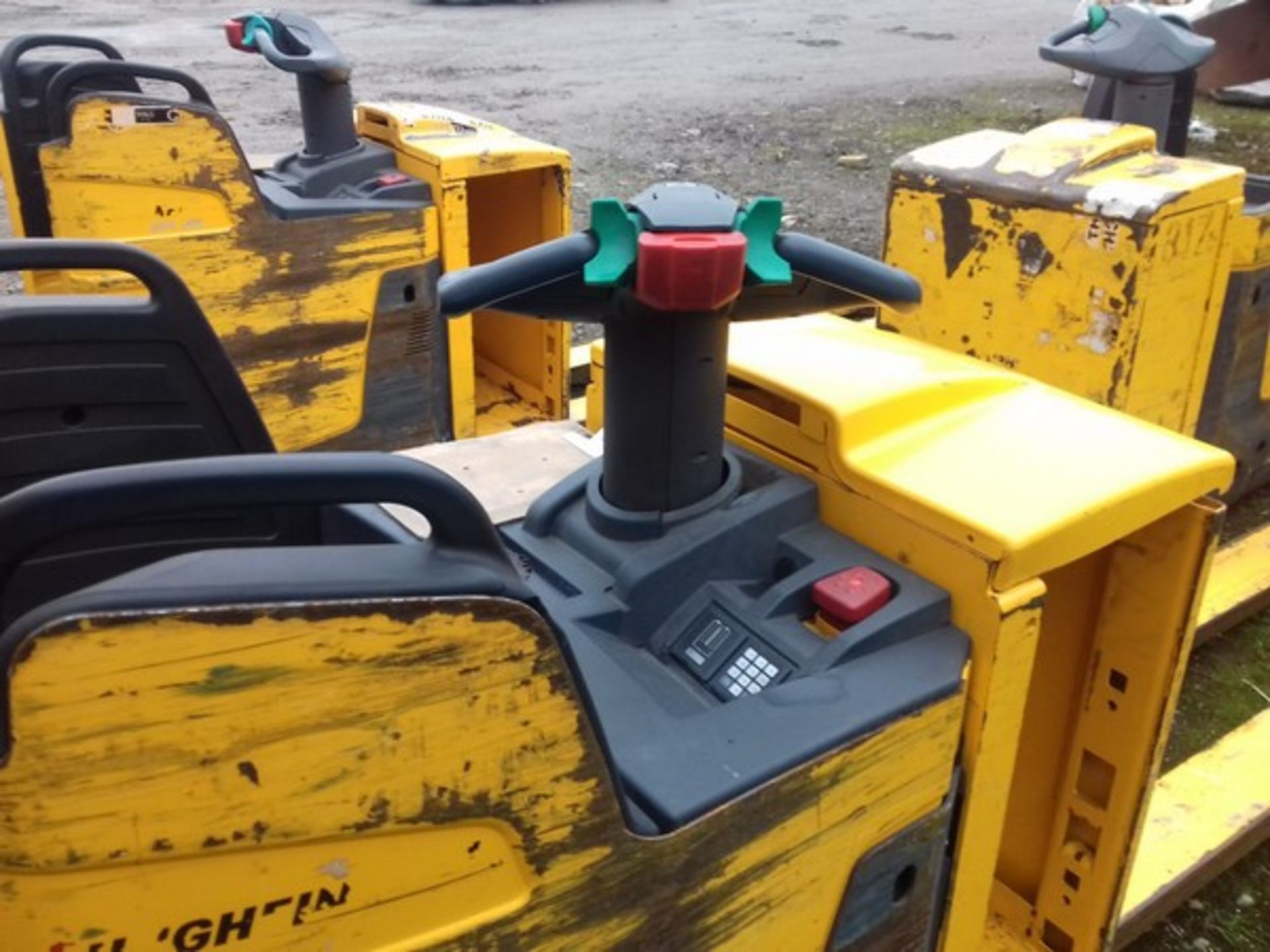 2010/11 JUNGHEINRICH ER225 electtric pallet trucks x 3. New batteries required. . **To be sold from - Image 5 of 6