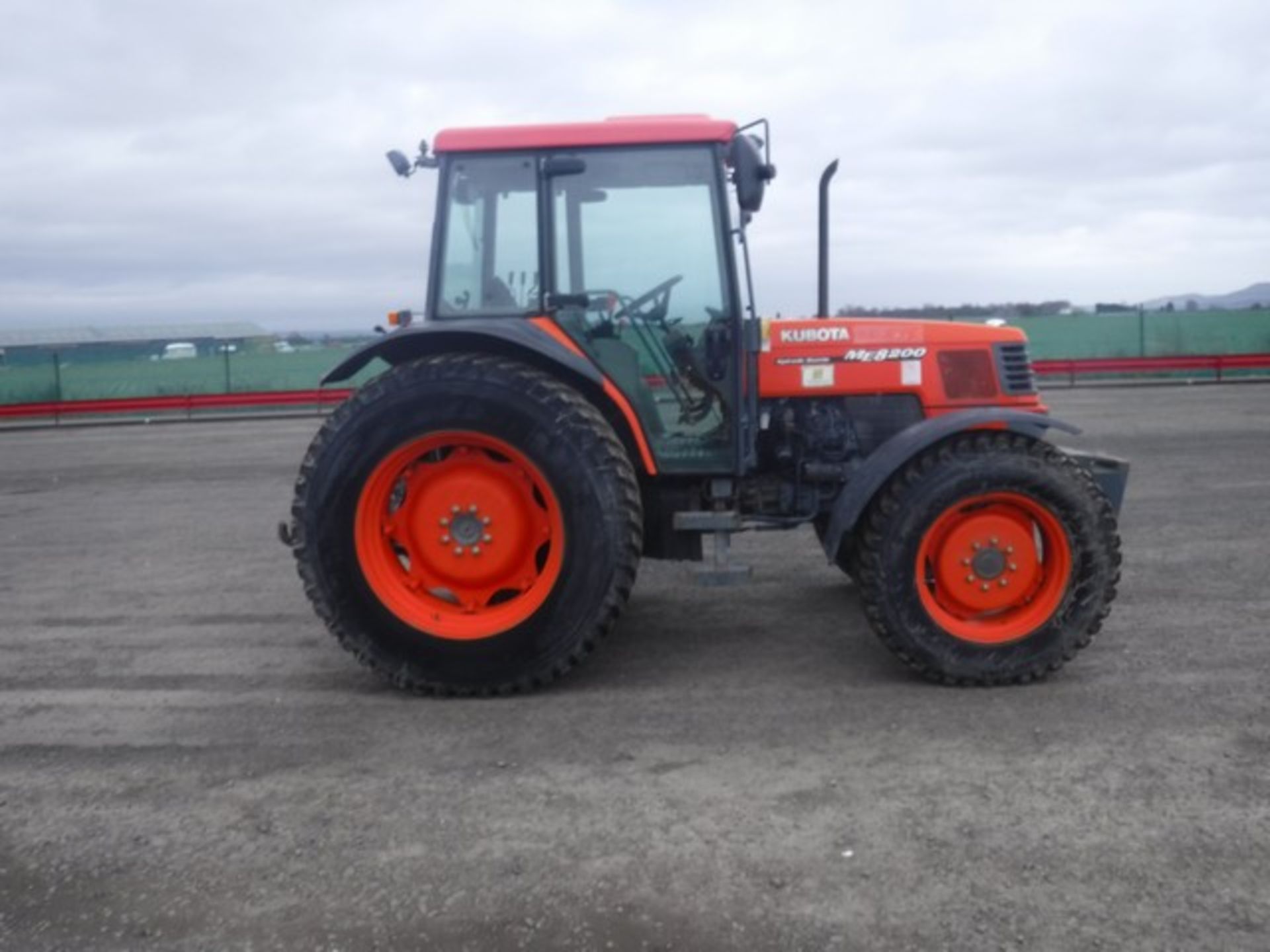 KUBOTA ME8200 tractor 6925 hrs (not verified) - Image 3 of 7