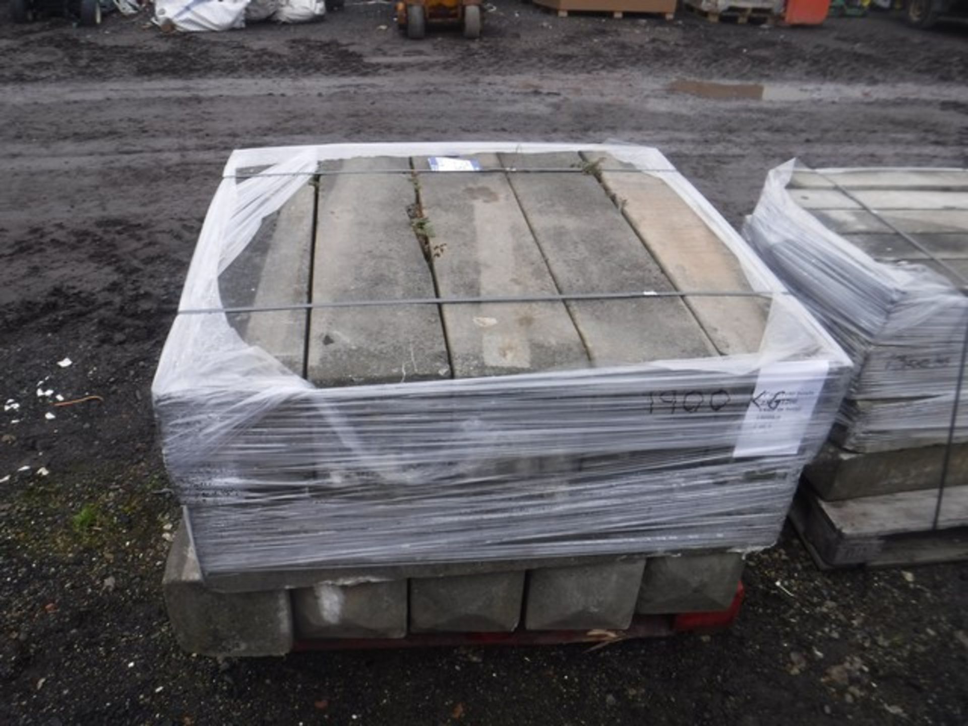 Concrete posts 230 x 1200 1 pallet